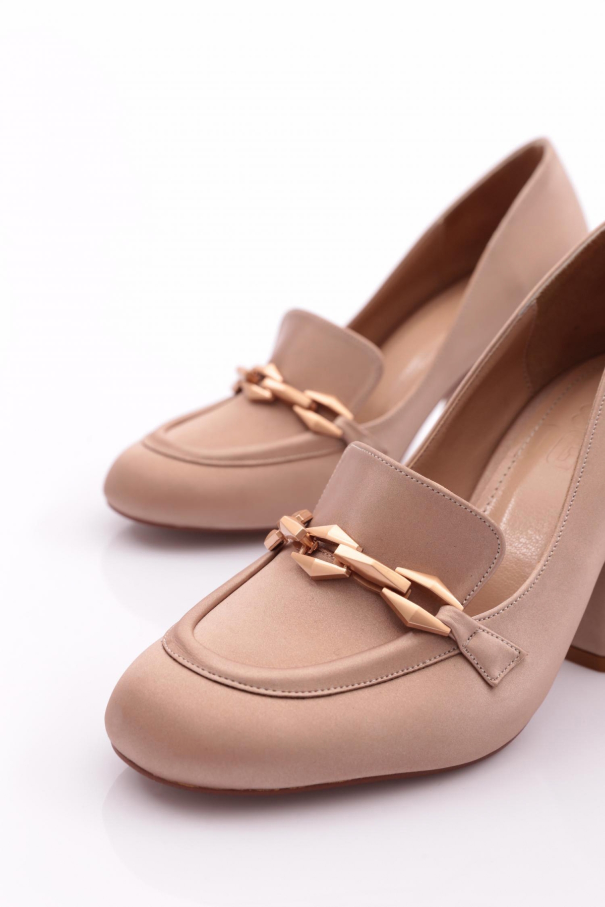 6029 Kadin Demir Aksesuarli Topuklu Ayakkabi - Görsel 5