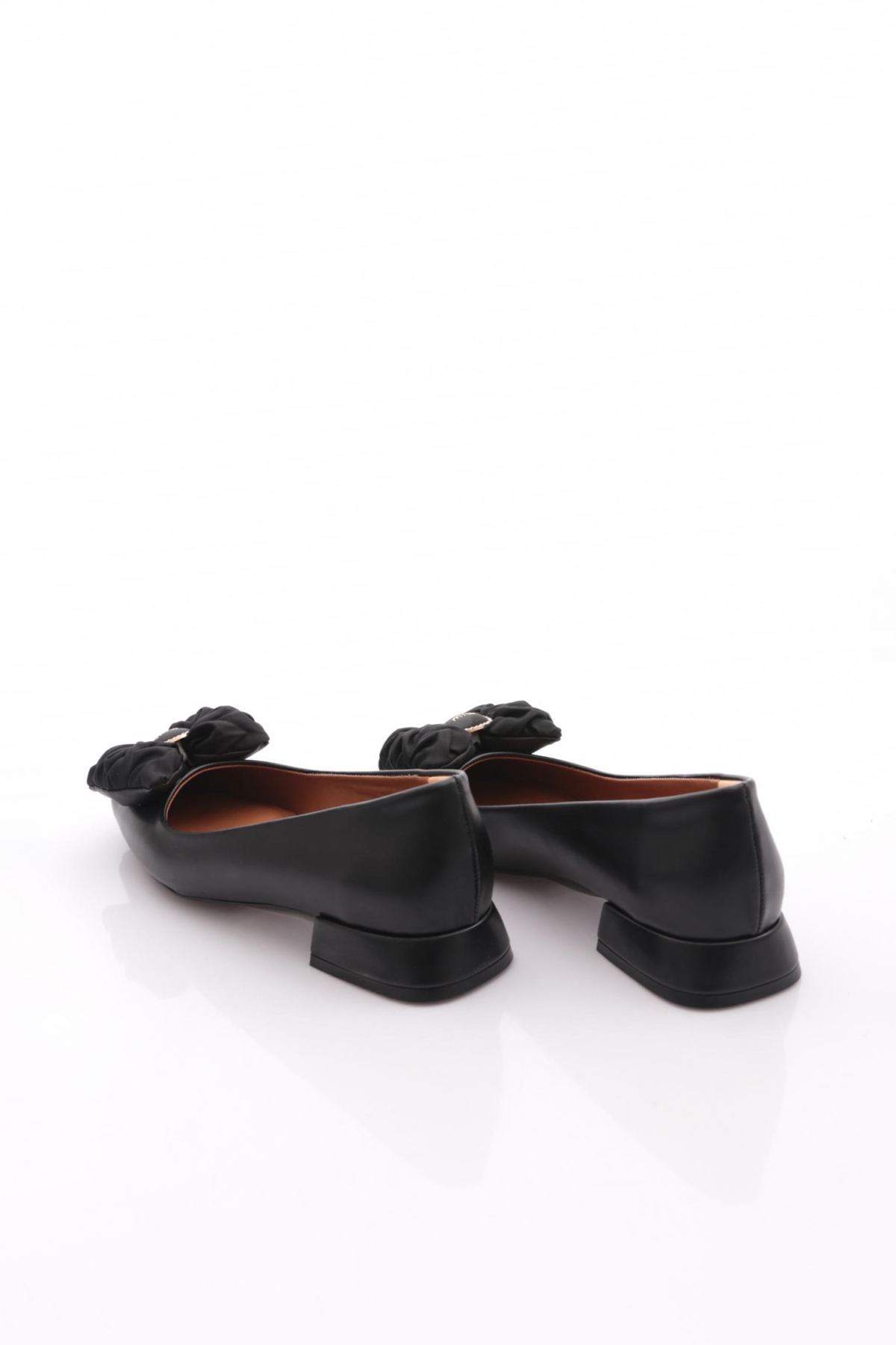 3889 Kadin Fiyonk Detayli Babet - Görsel 4