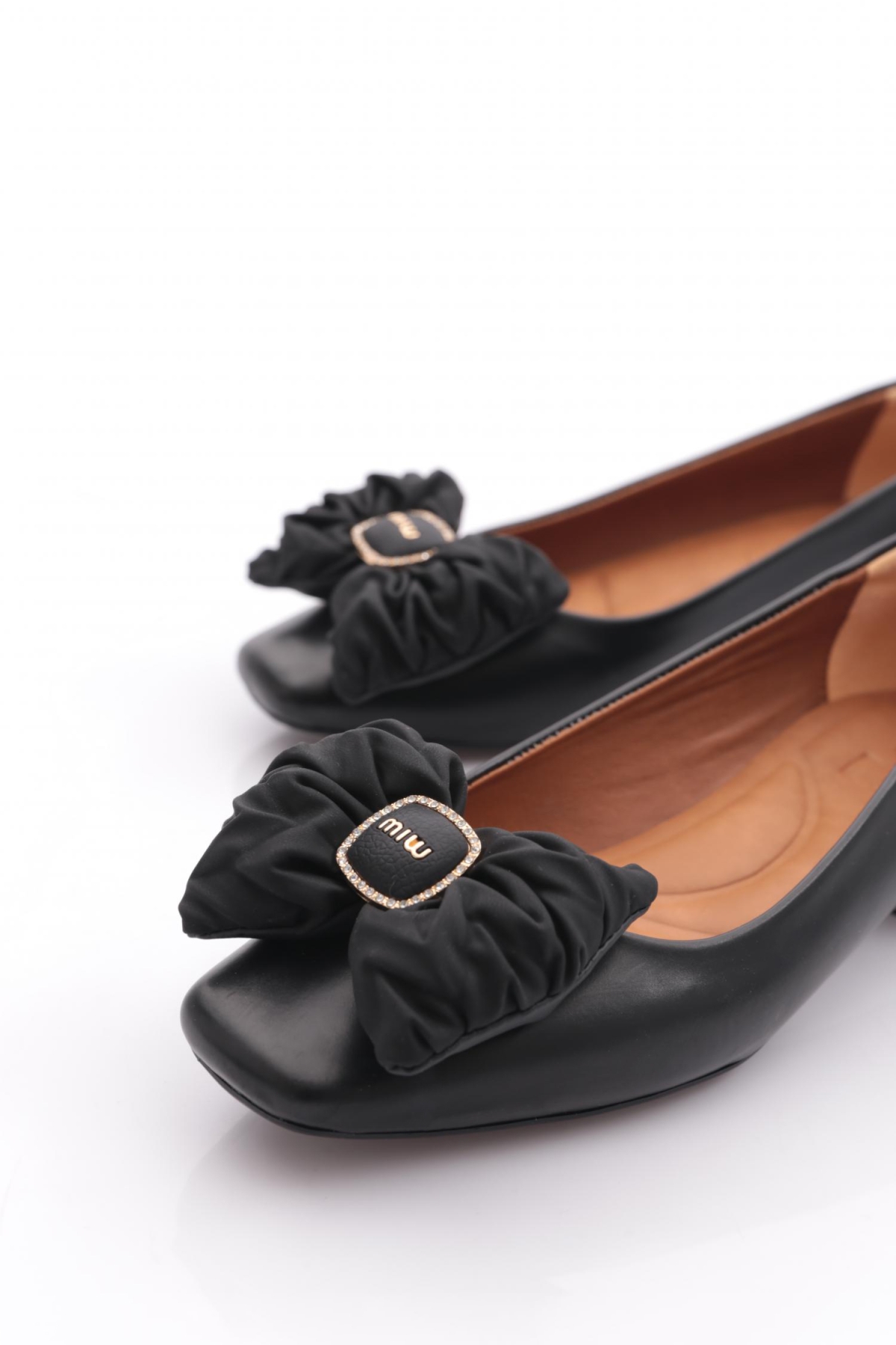 3889 Kadin Fiyonk Detayli Babet - Görsel 5