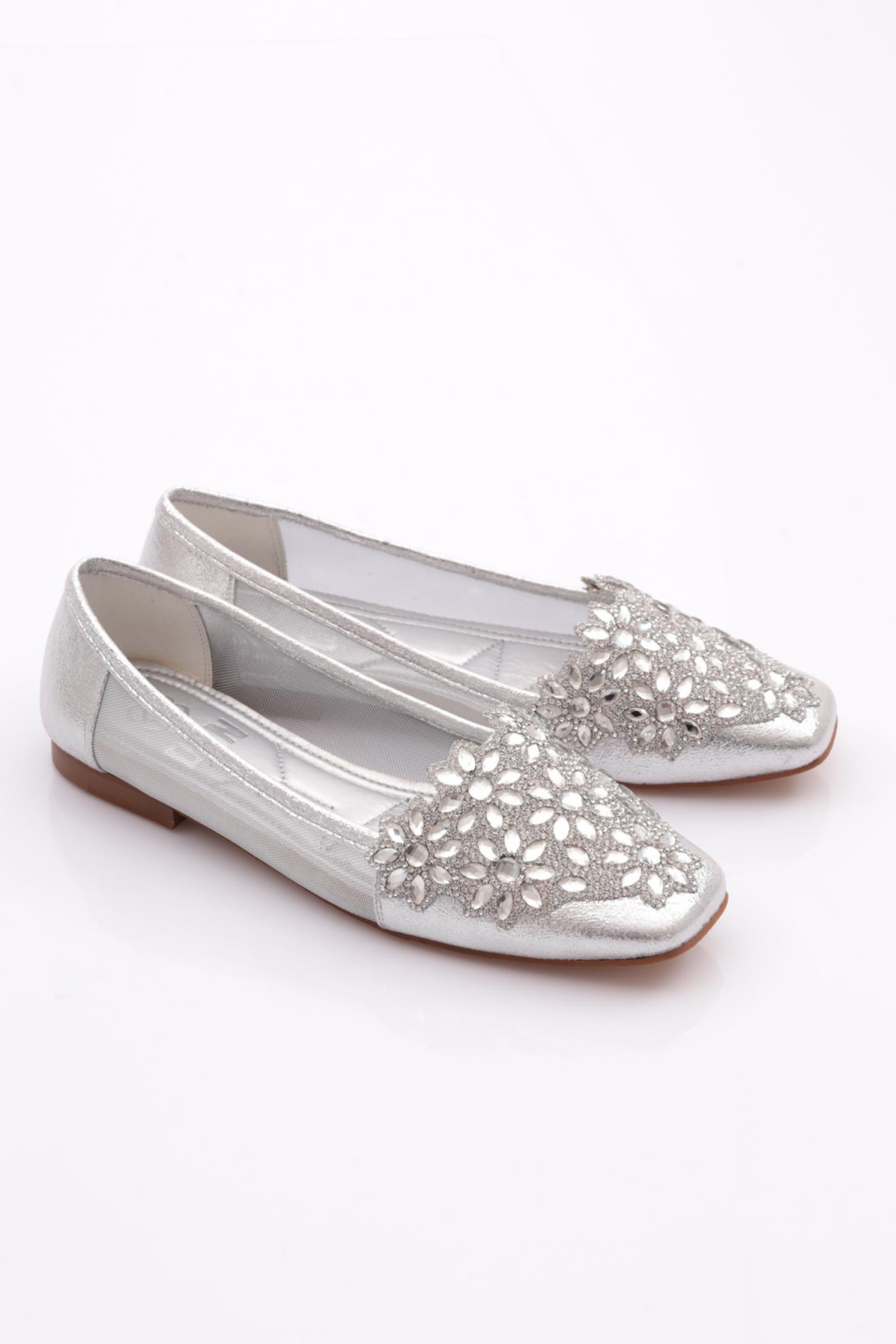 K196 Kadin Önü İşlemeli Babet - Görsel 3