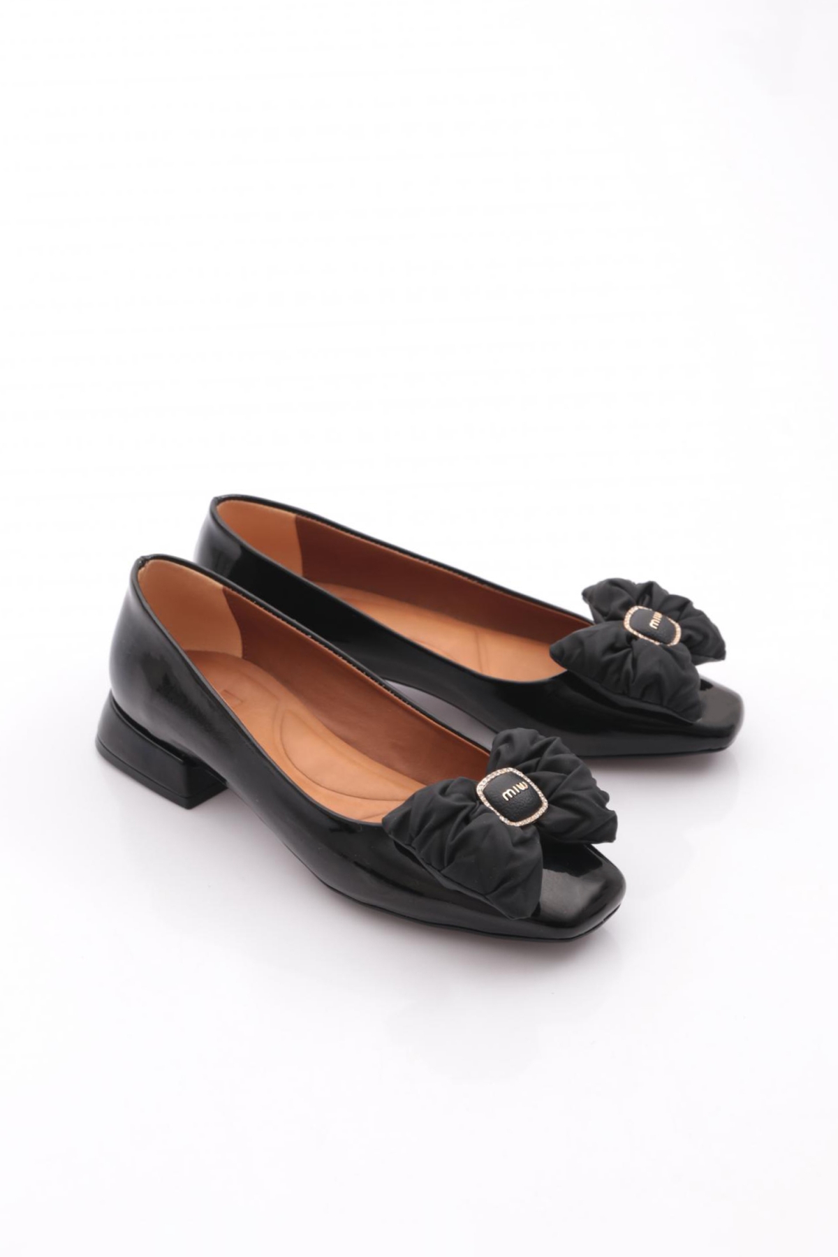 3889 Kadin Fiyonk Detayli Babet - Görsel 3