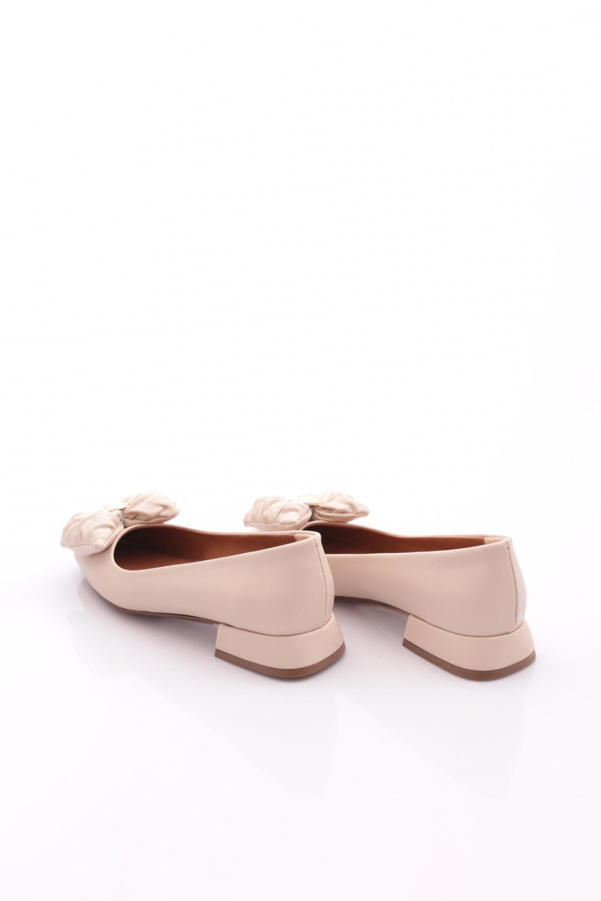 3889 Kadin Fiyonk Detayli Babet - Görsel 4