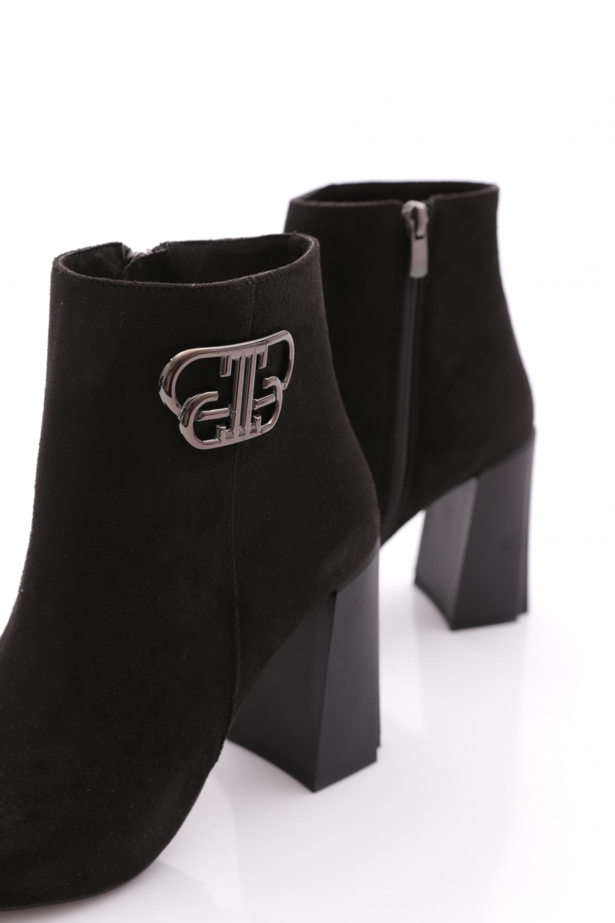 225 Kadin Aksesuarli Topuklu Bot - Görsel 5