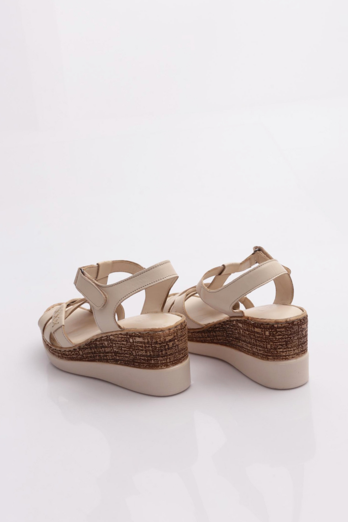 60 Kadin Dolgu Topuklu Cirtli Sandalet - Görsel 4