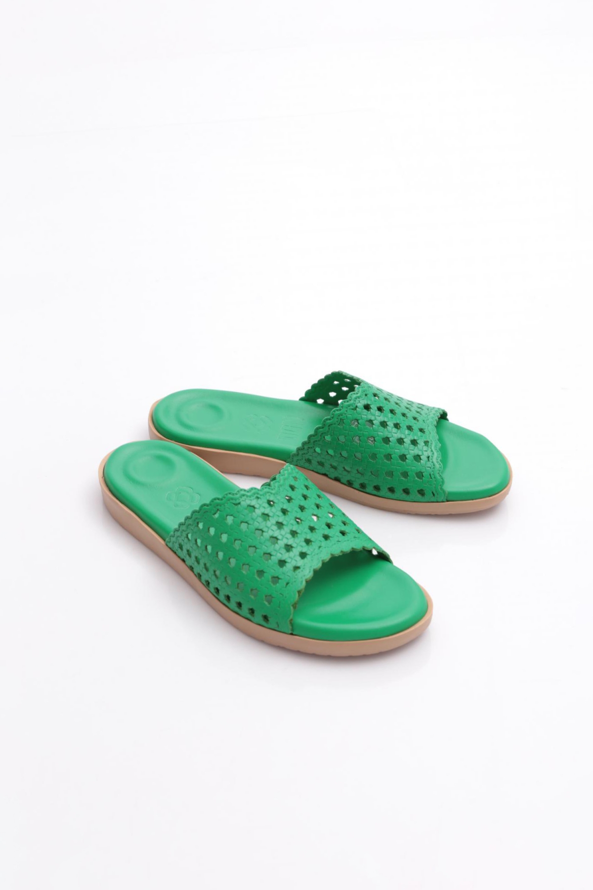 2124 Kadin Lazer Detayli Terlik - Görsel 3