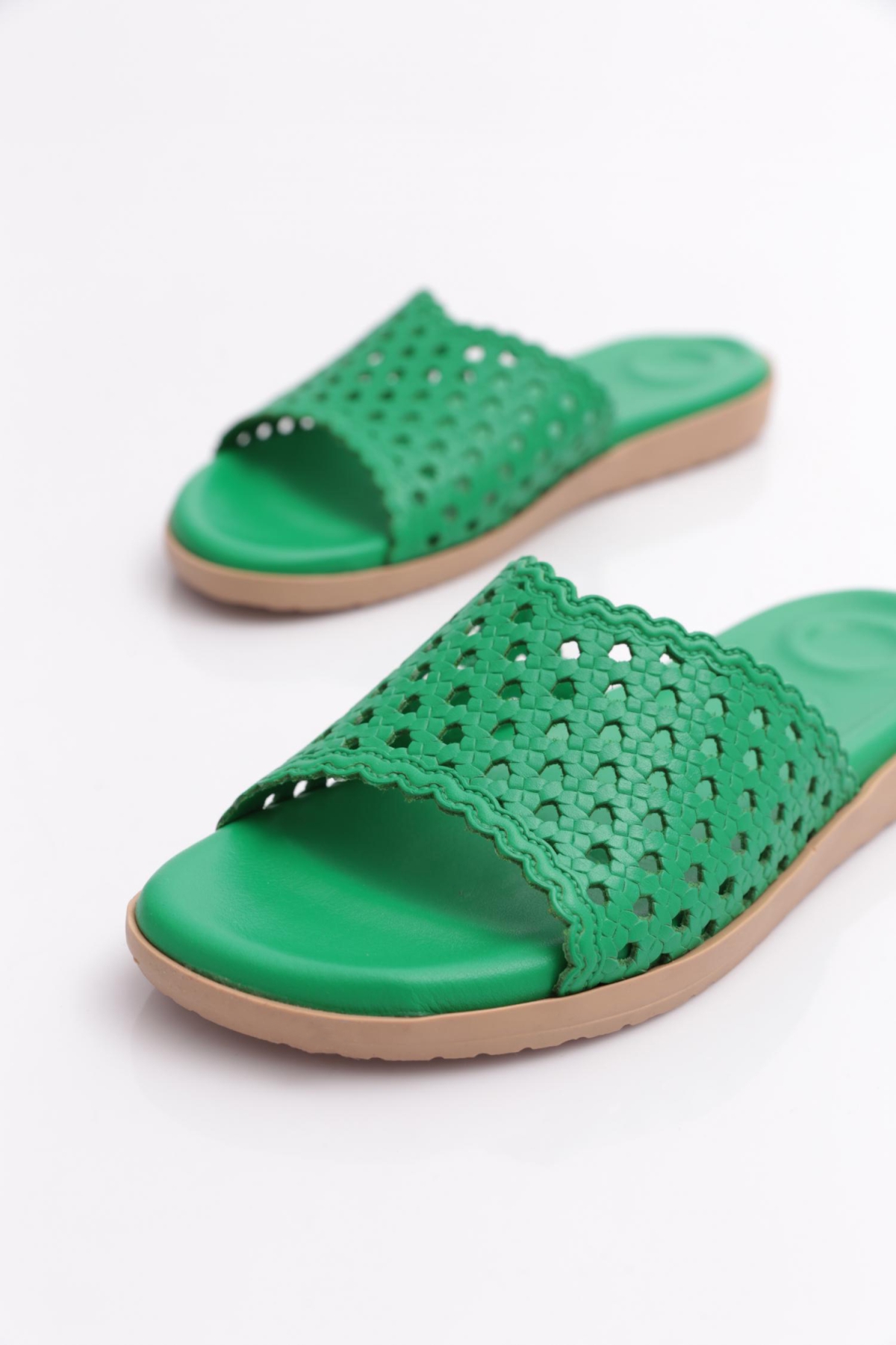 2124 Kadin Lazer Detayli Terlik - Görsel 5