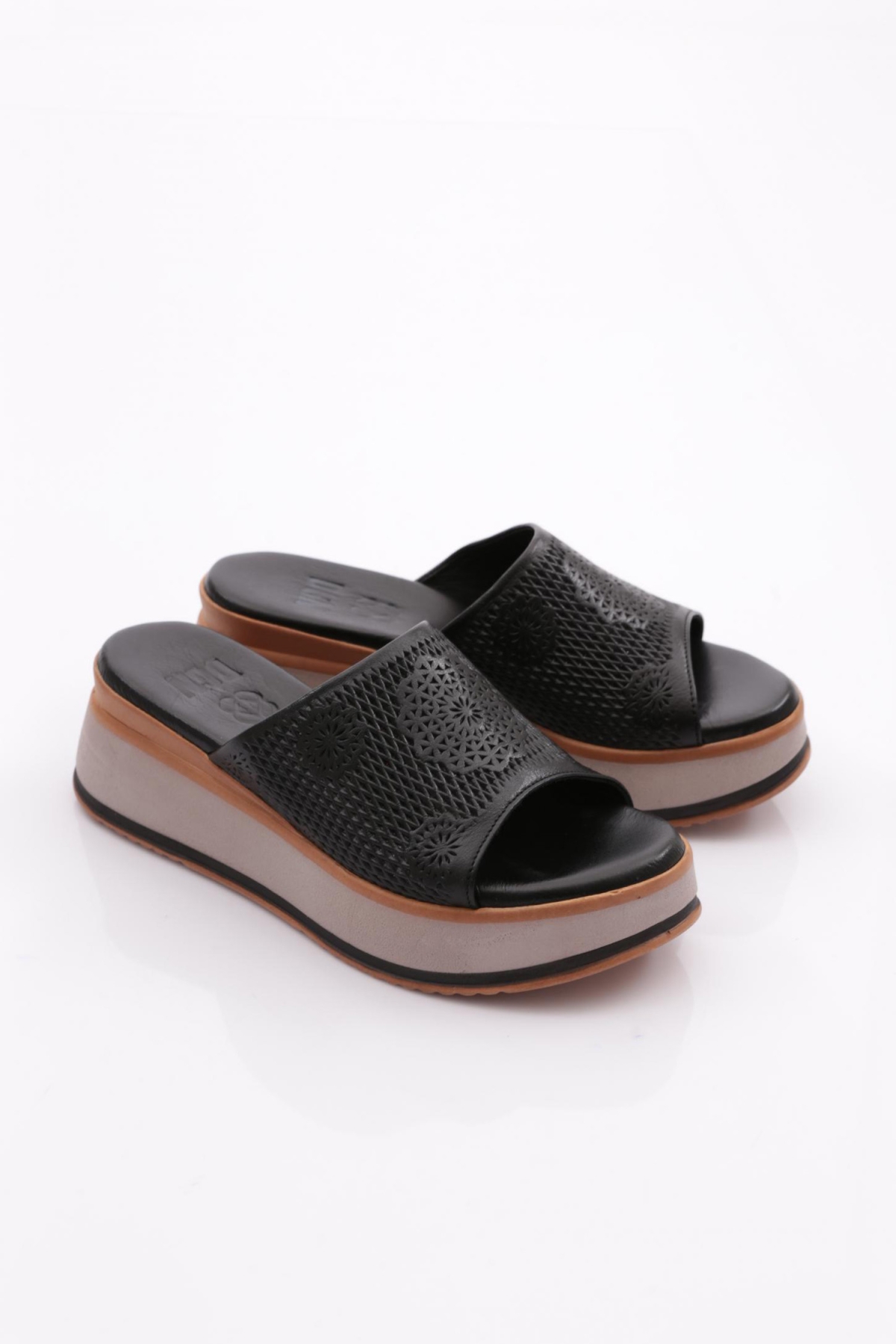 2000 Kadin Terlik - Görsel 3