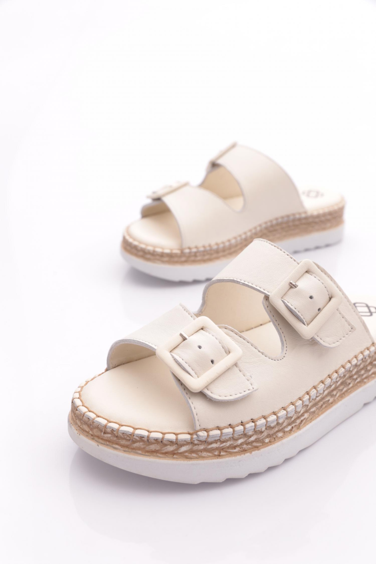 2039 Kadin Üstü Kemer Detayli Ayarlanabilir Terlik - Görsel 5