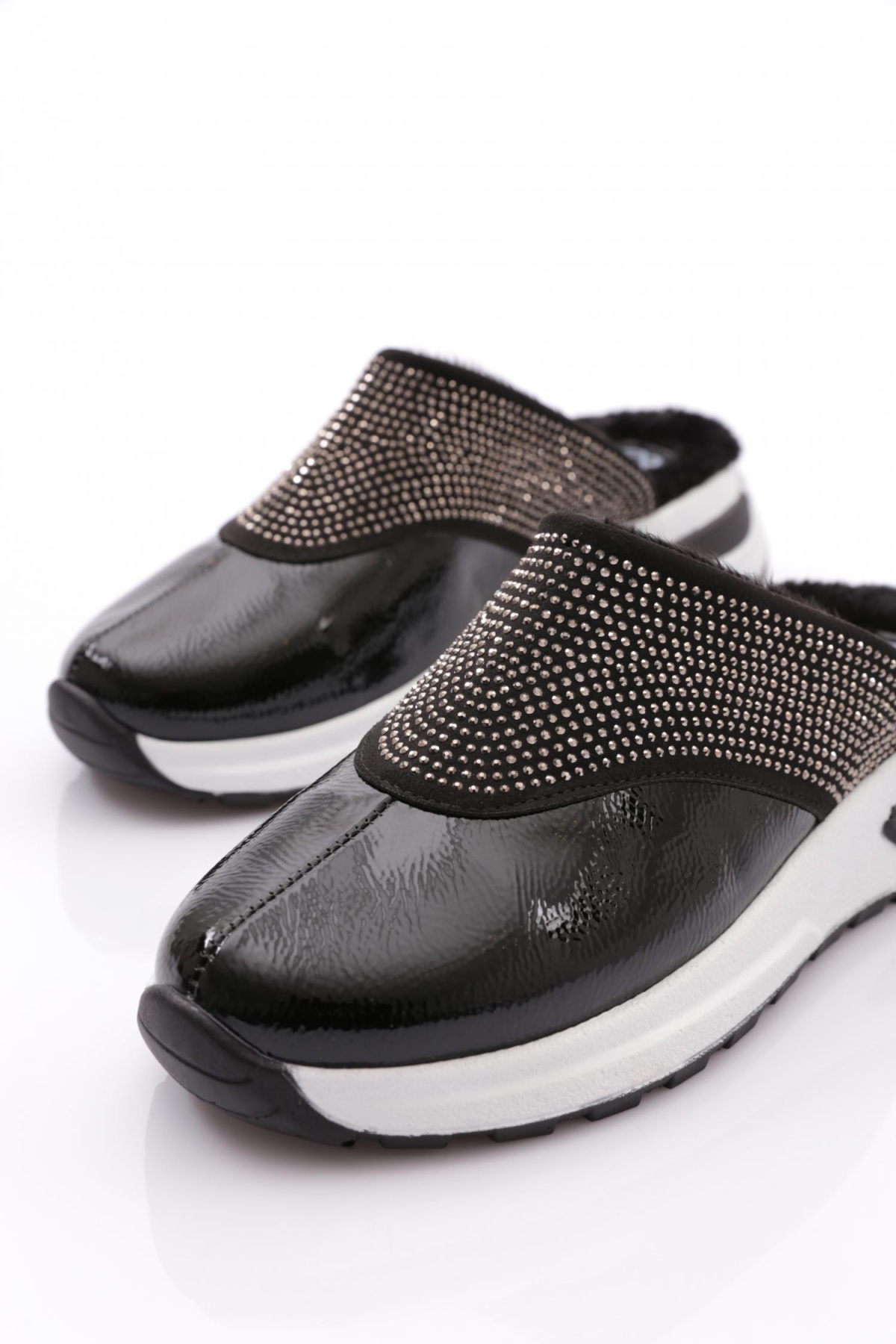 05 Kadin Üstü Taşli İçi Kürk Detayli Terlik - Görsel 5