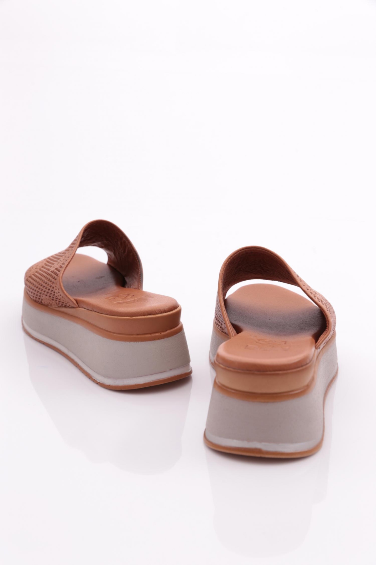 2000 Kadin Terlik - Görsel 4