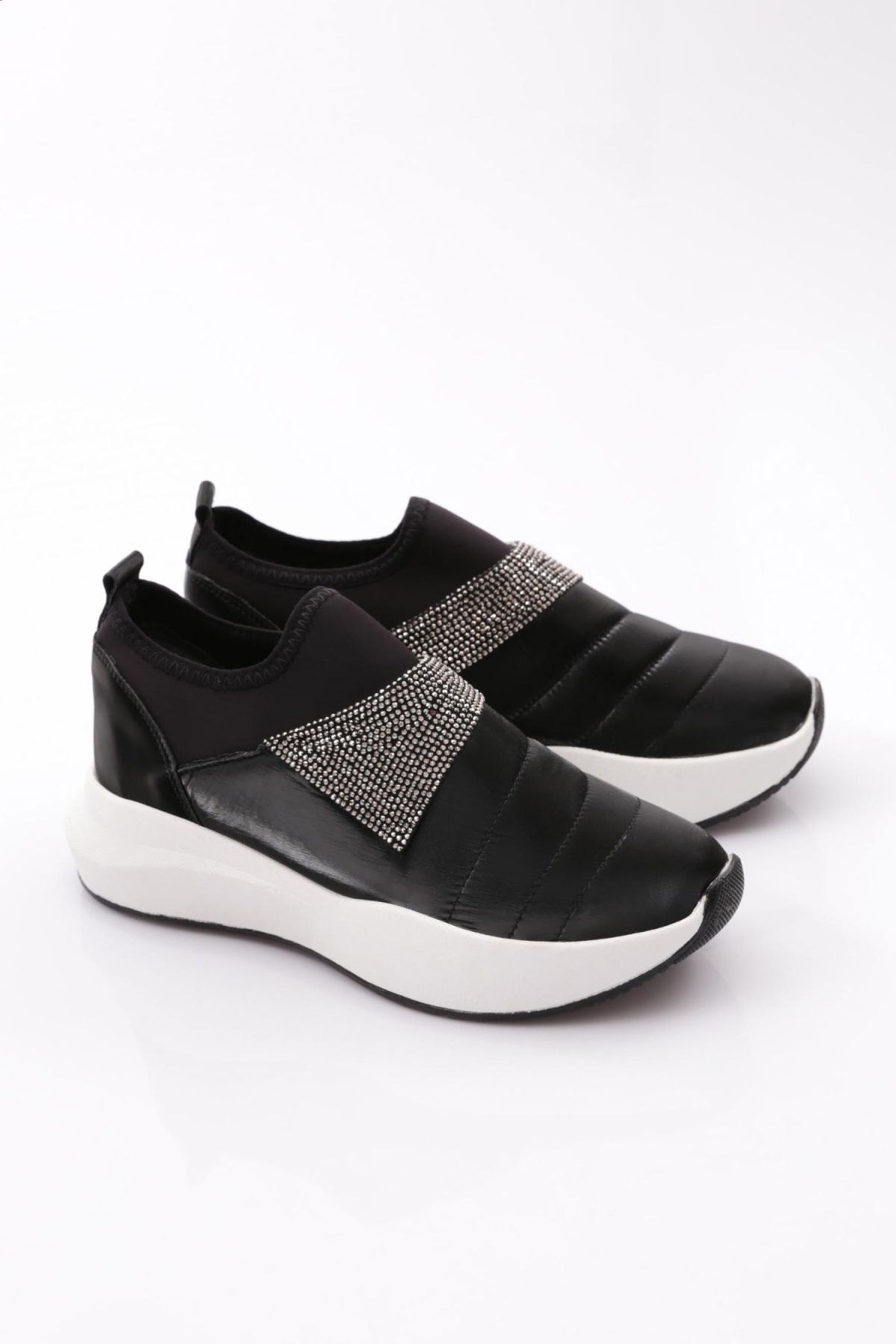 0106 Kadin Önü Taşli Spor Ayakkabi - Görsel 3