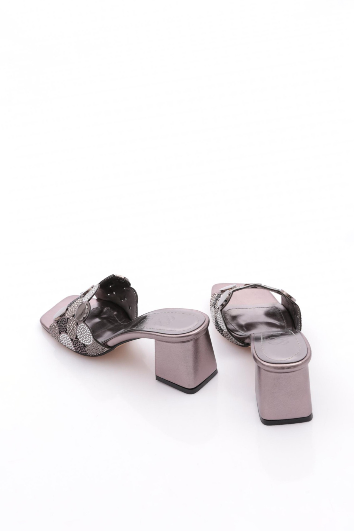 K1055 Kadin Üstü Taş Süslemeli Topuklu Terlik - Görsel 4