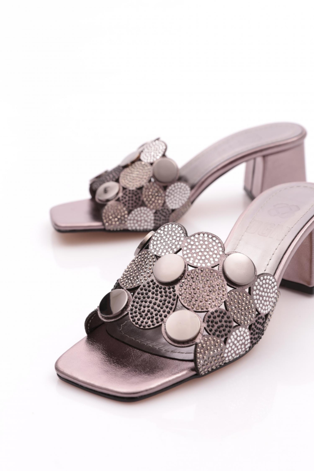 K1055 Kadin Üstü Taş Süslemeli Topuklu Terlik - Görsel 5
