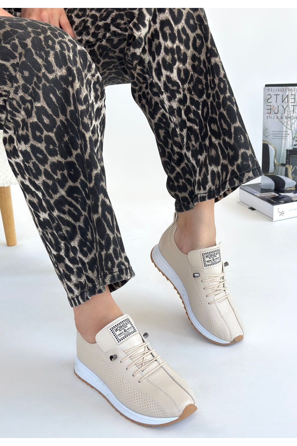 Bej Bağcıklı Kadın Spor Ayakkabı - Görsel 2