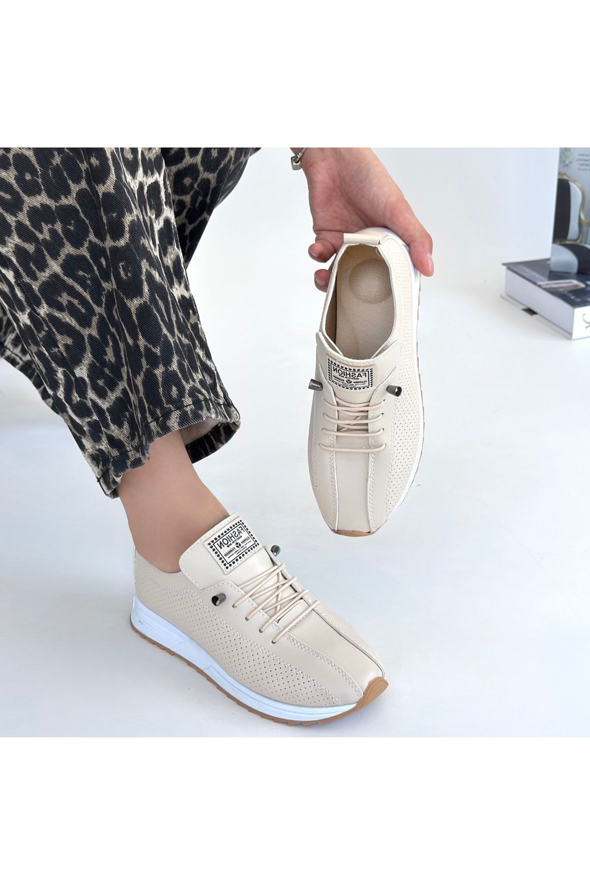 Bej Bağcıklı Kadın Spor Ayakkabı - Görsel 5