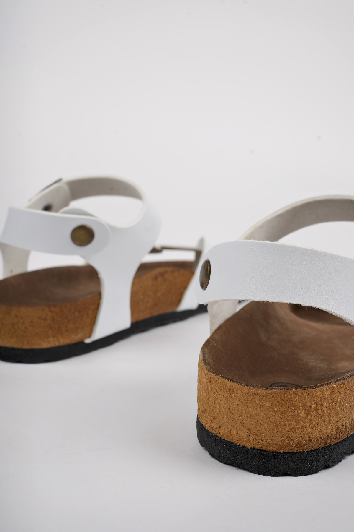 Kadın Anatomik Taban Garantili Parmak Arası Çıtlı Kolay Giyim Mayari Sandalet Beyaz Cilt - Görsel 8