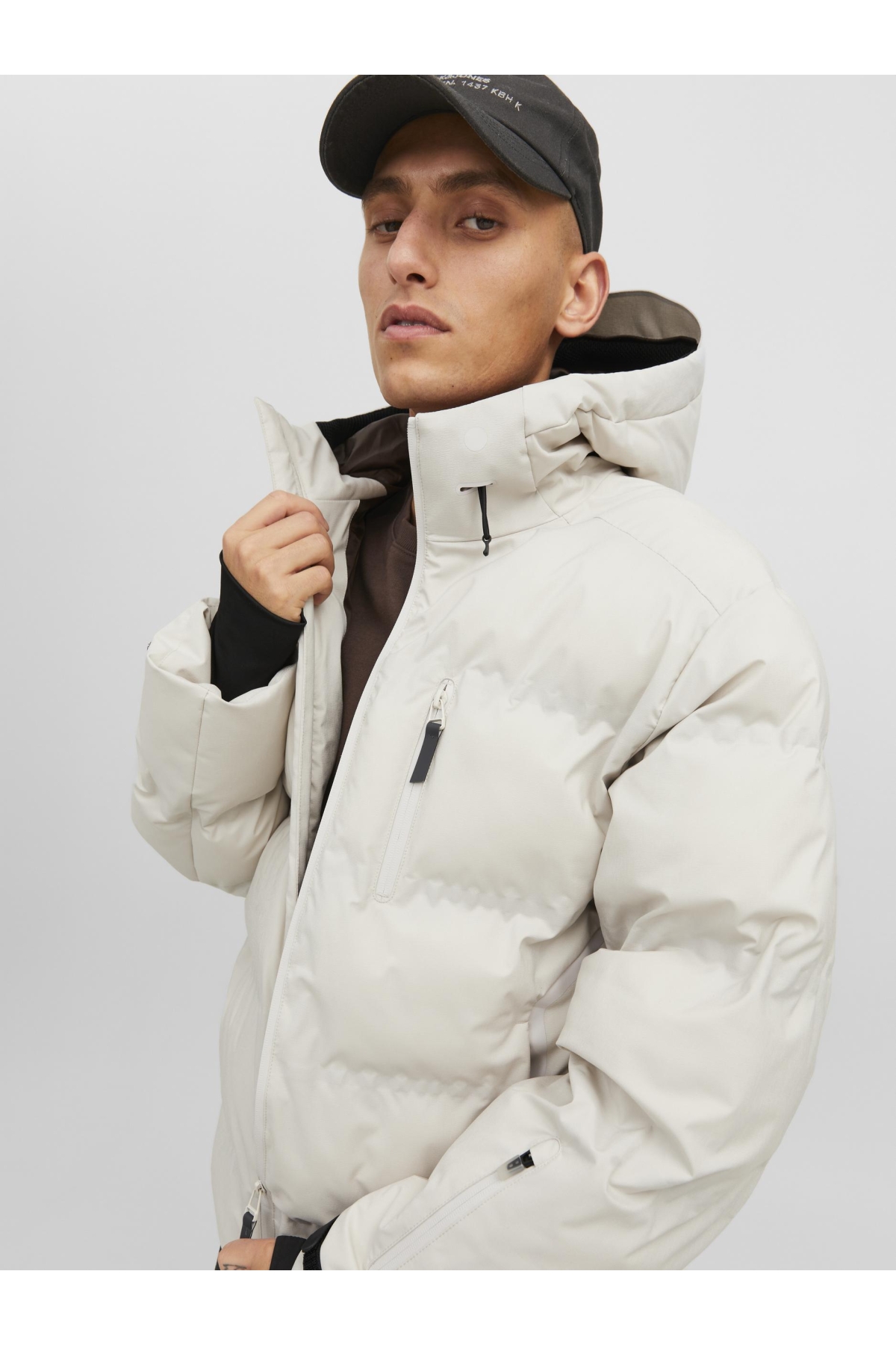 m*様 DEFORM DOCKING NYLON JACKET Ivory Ameri（アメリ）の「DEFORM DOCKING NYLON JACKET（ナイロンジャケット