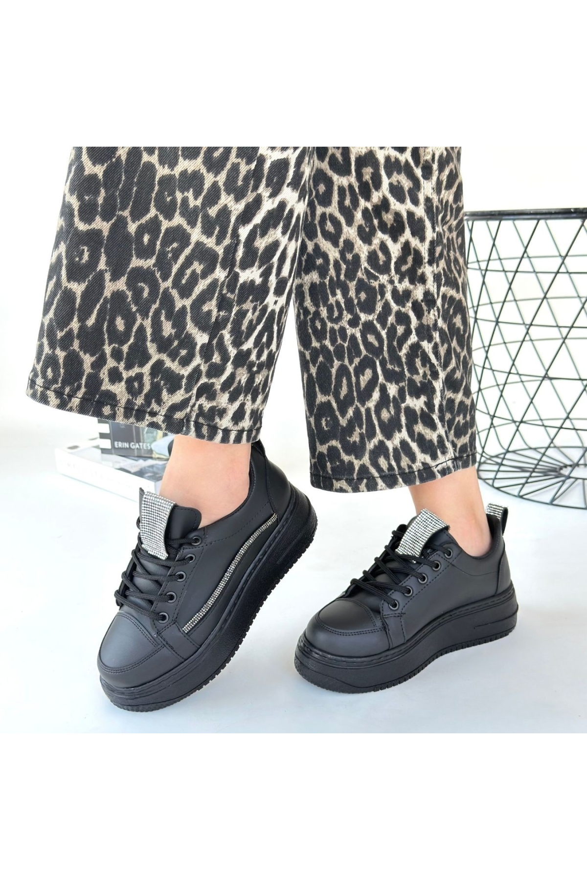 Siyah Bağcıklı Kadın Spor Ayakkabı - Görsel 5