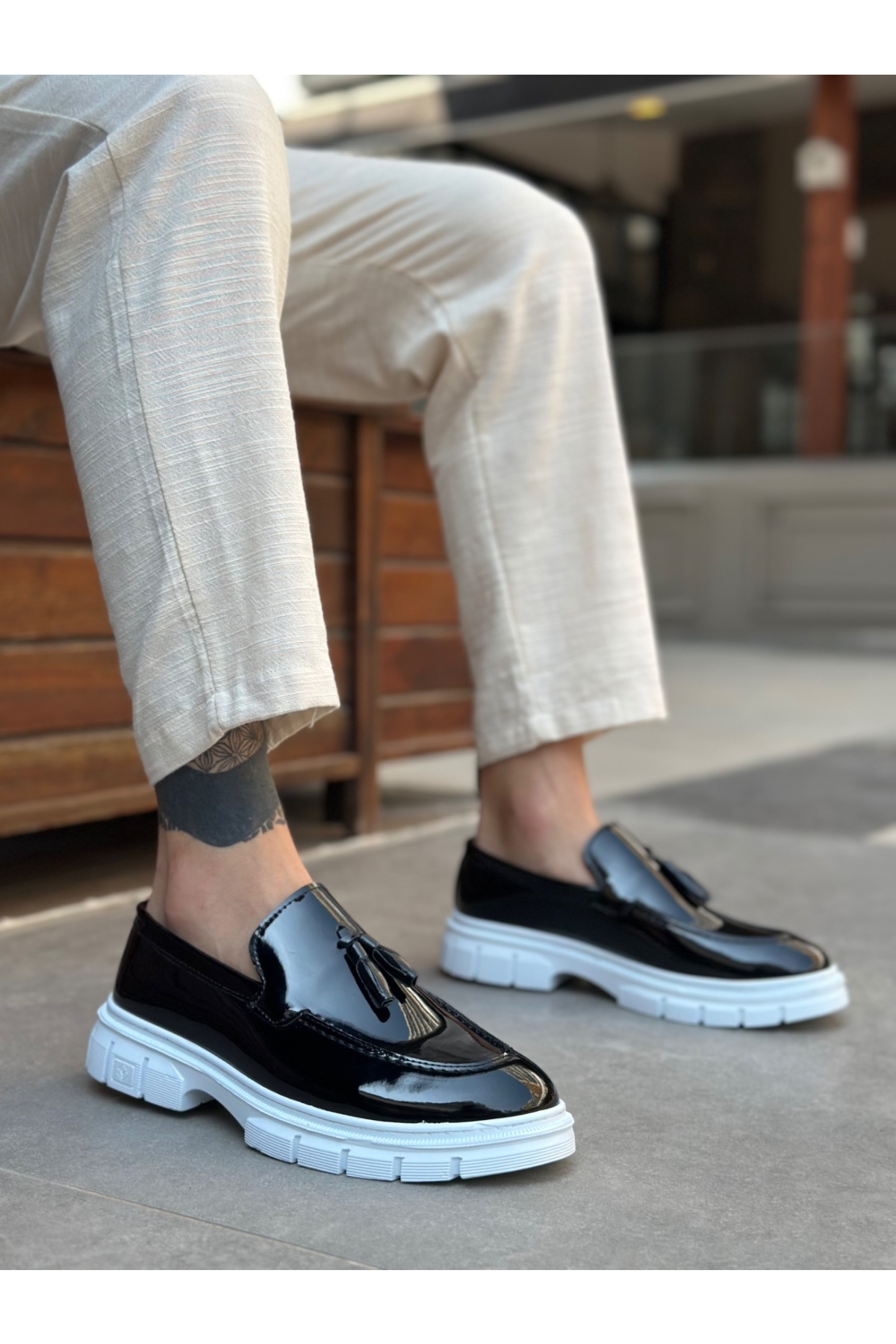 Püsküllü Erkek Casual Ayakkabı SİYAH RUGAN (BEYAZ TABAN) - Görsel 2