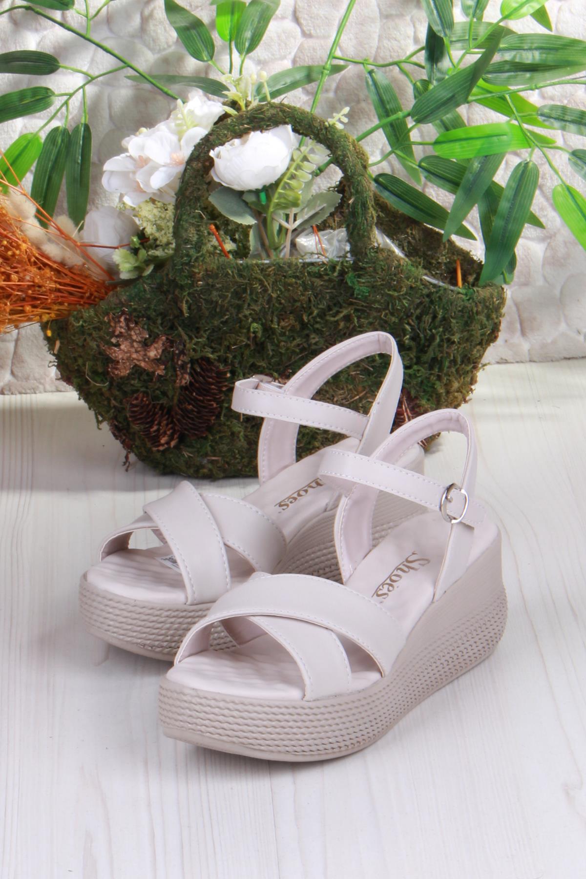 05-7008 Soft Rahat Toka Detaylı Dolgu Taban Çapraz Bant Kadın Sandalet - Görsel 6