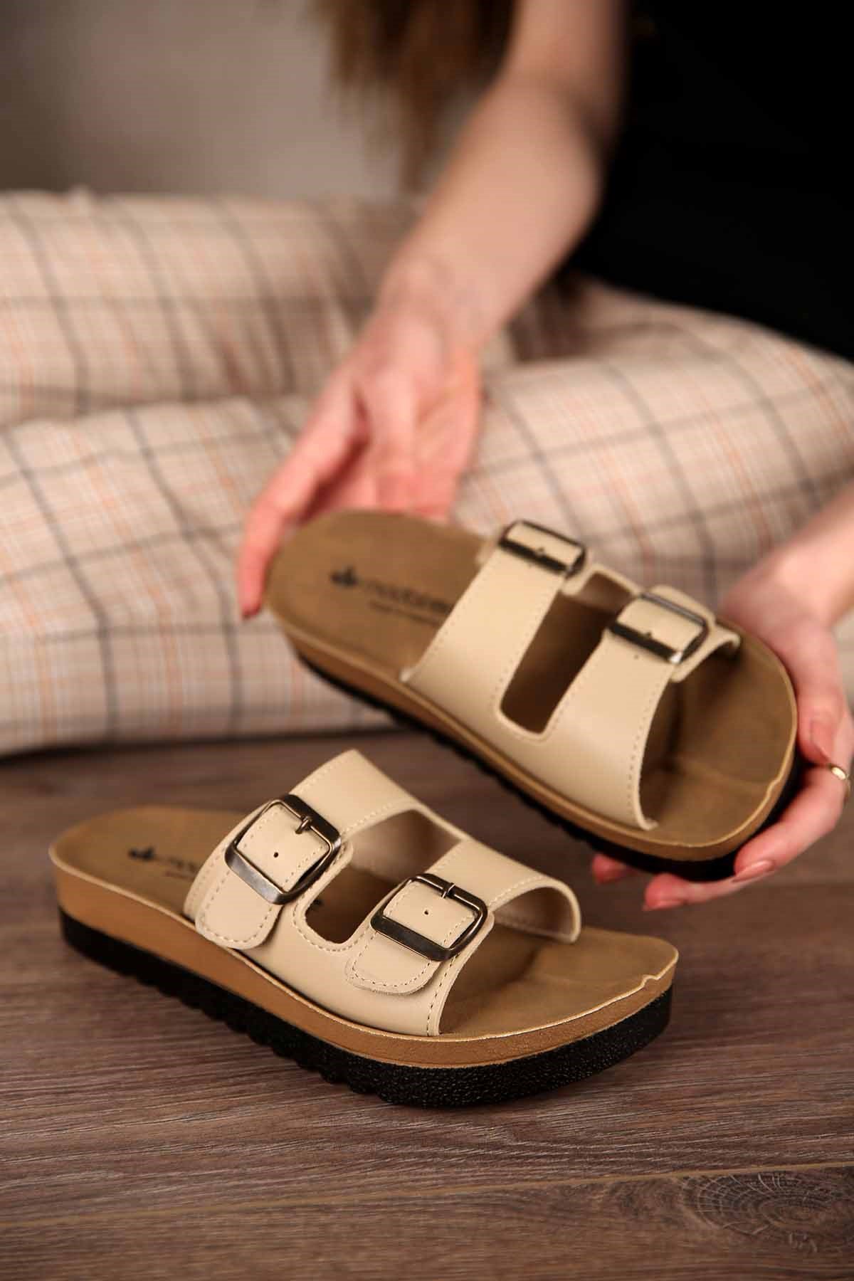 Kadın 2 Toka Kemerli Terlik BEJ CİLT - Görsel 2