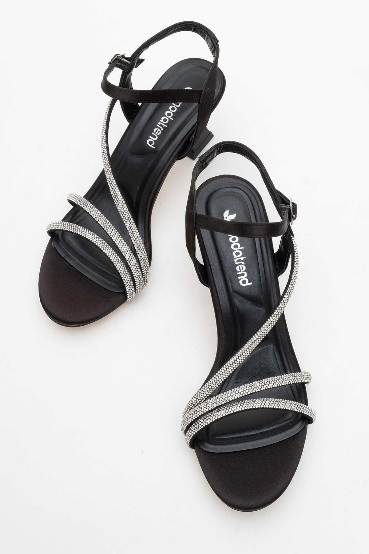 Kadın İki Biyel Bir Çapraz Taşlı Topuklu Sandalet SİYAH SATEN - Görsel 6