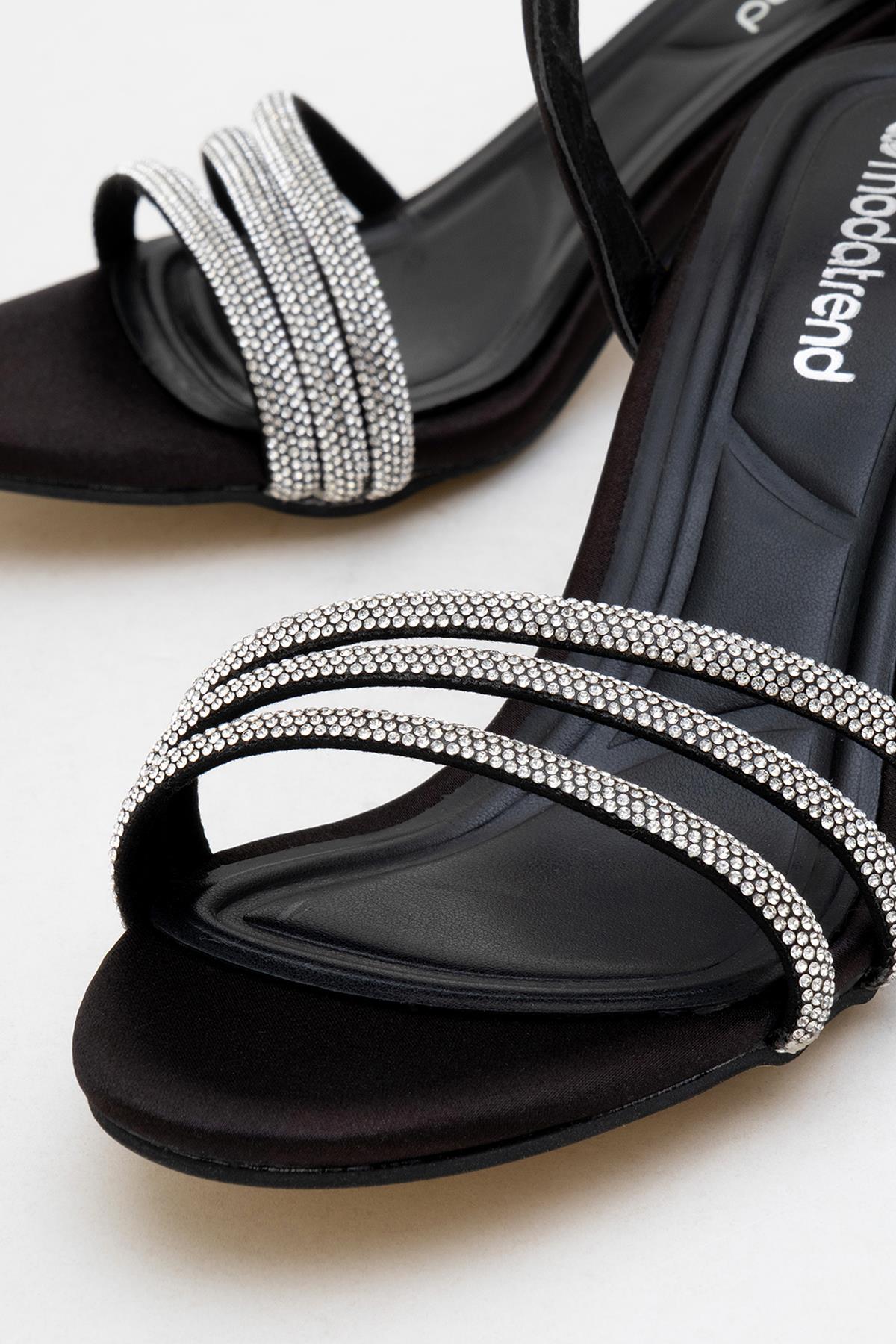 Kadın Biyeli 3 Taşlı Topuklu Sandalet SİYAH SATEN - Görsel 4