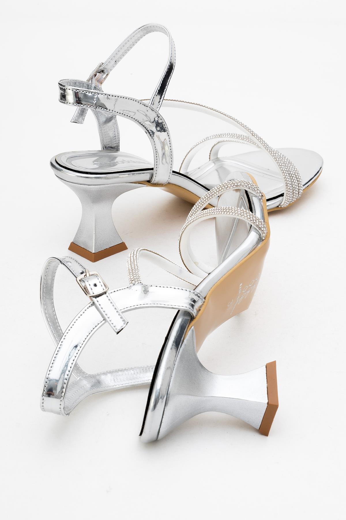 Kadın İki Biyel Bir Çapraz Taşlı Topuklu Sandalet GÜMÜŞ AYNA - Görsel 5