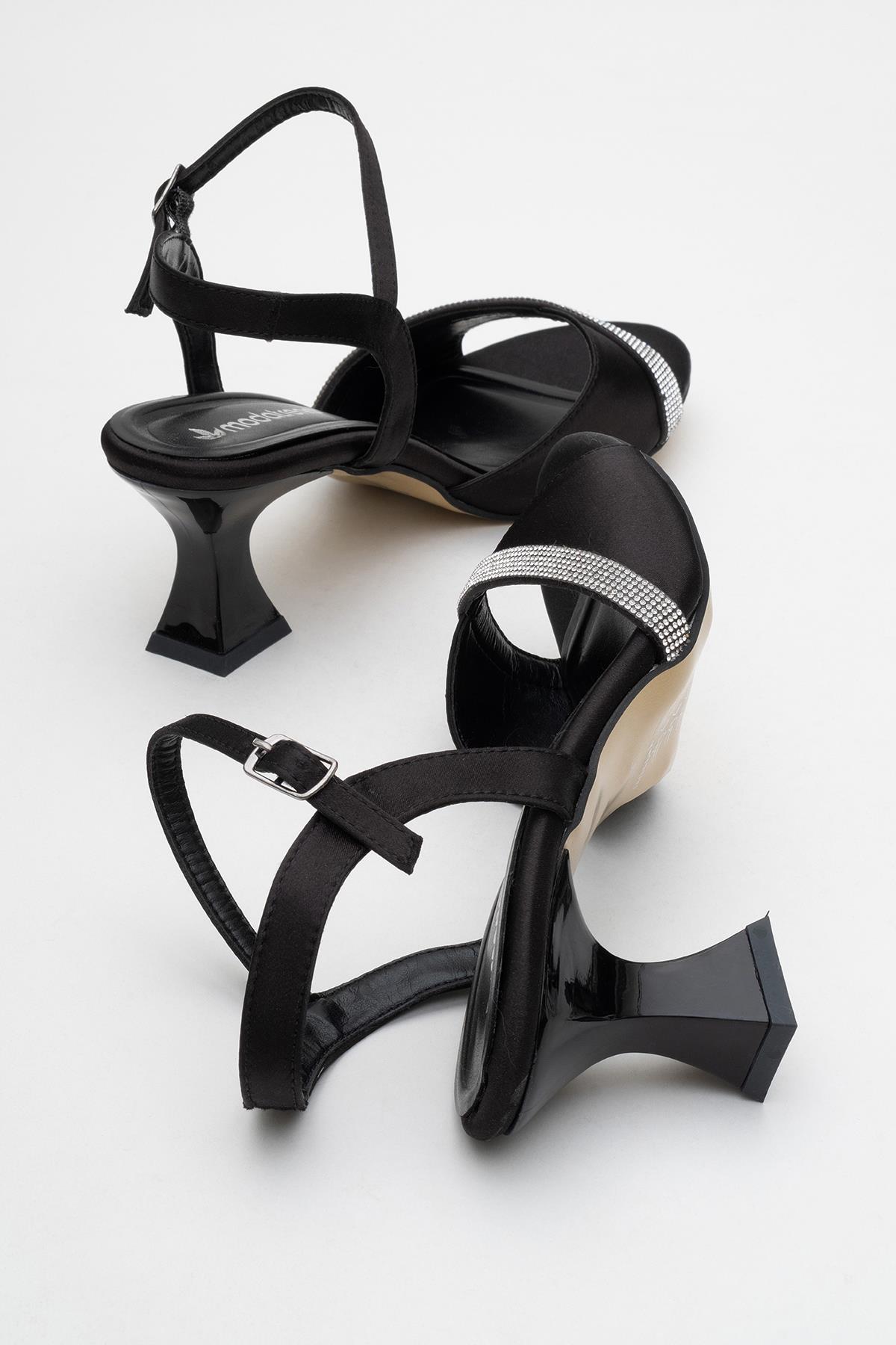 Tek Sıra Taşlı Kelebek Kadın Topuklu Sandalet SİYAH SATEN - Görsel 5