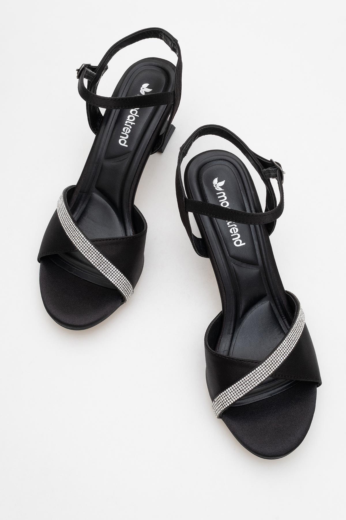 Tek Sıra Taşlı Kelebek Kadın Topuklu Sandalet SİYAH SATEN - Görsel 6