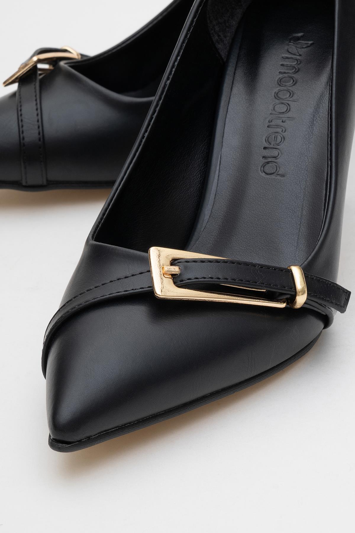 Ccway Bej Ccway Sivri Burunlu Tokalı Kadın Topuklu CİLT