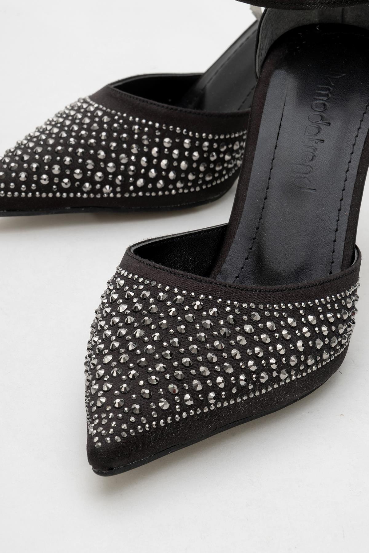 Taşlı Sivri Burunlu Kadın Topuklu Ayakkabı SİYAH SATEN - Görsel 4