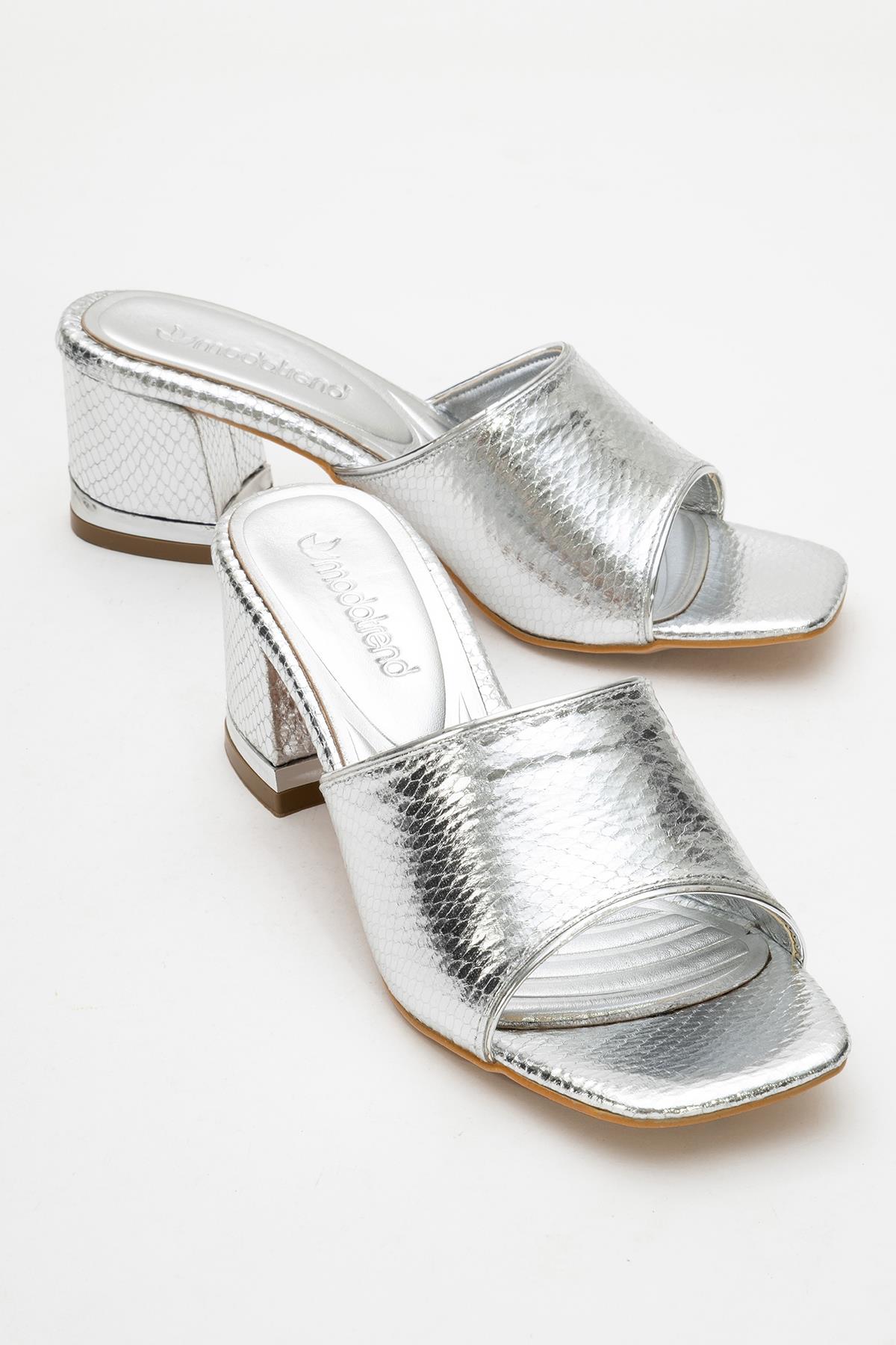 Kadın Topuklu Terlik GÜMÜŞ YILAN DESEN - Görsel 2