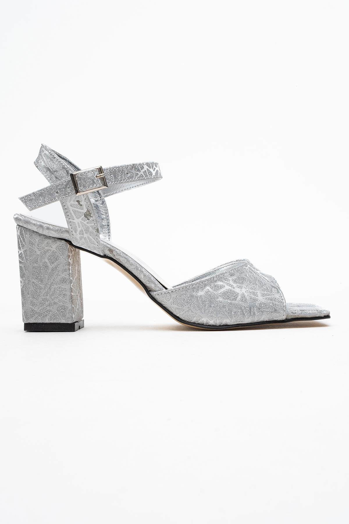 Kadın Bantlı Topuklu Sandalet Ayakkabı GÜMÜŞ - Görsel 3