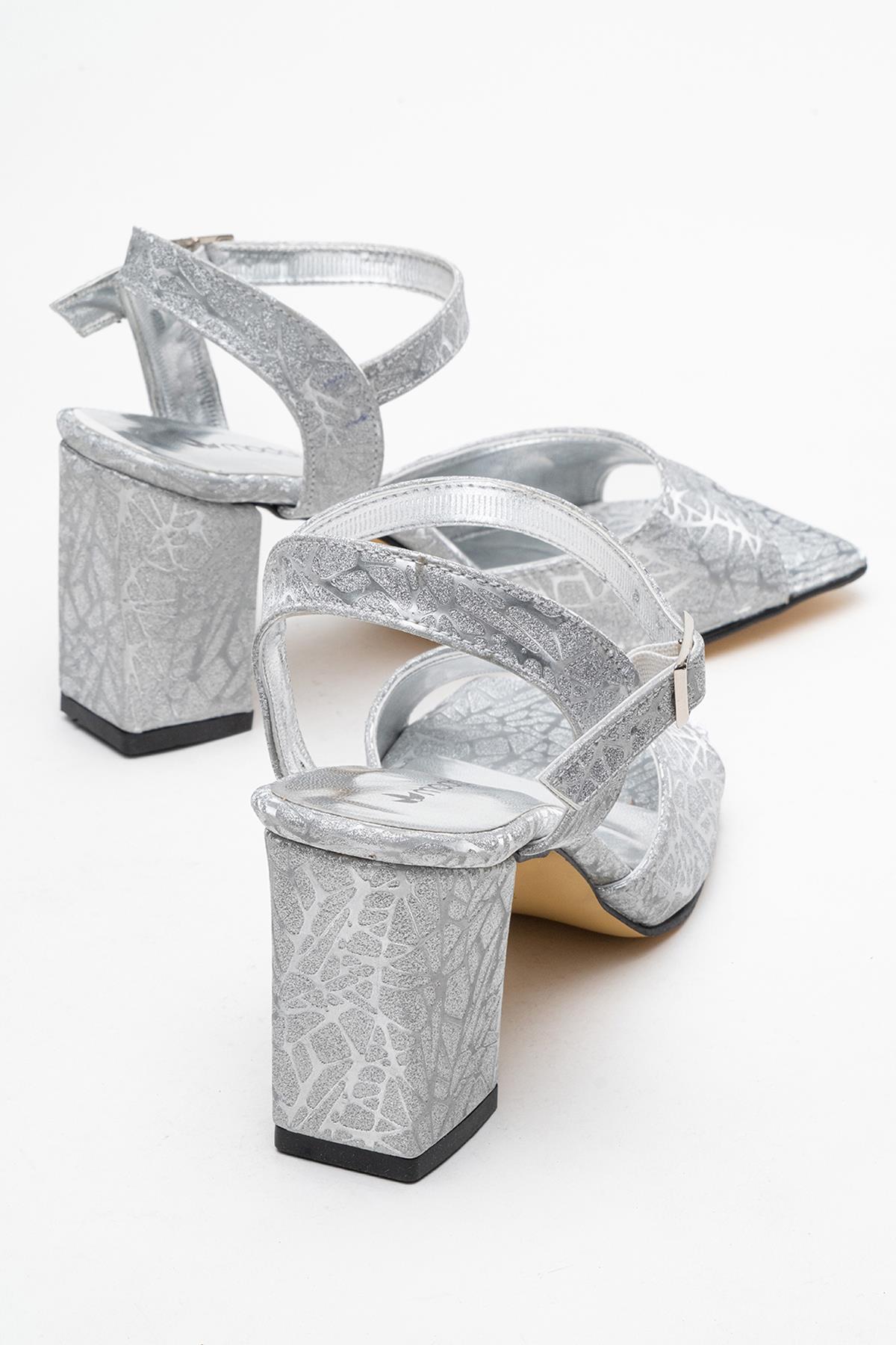 Kadın Bantlı Topuklu Sandalet Ayakkabı GÜMÜŞ - Görsel 5