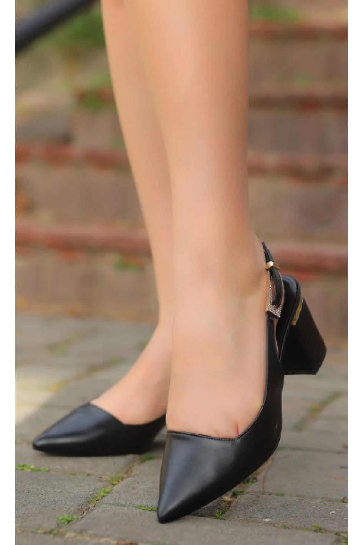 Toka Detaylı Topuklu Arkası Açık Klasik Kadın Topuklu Ayakkabı - Görsel 3