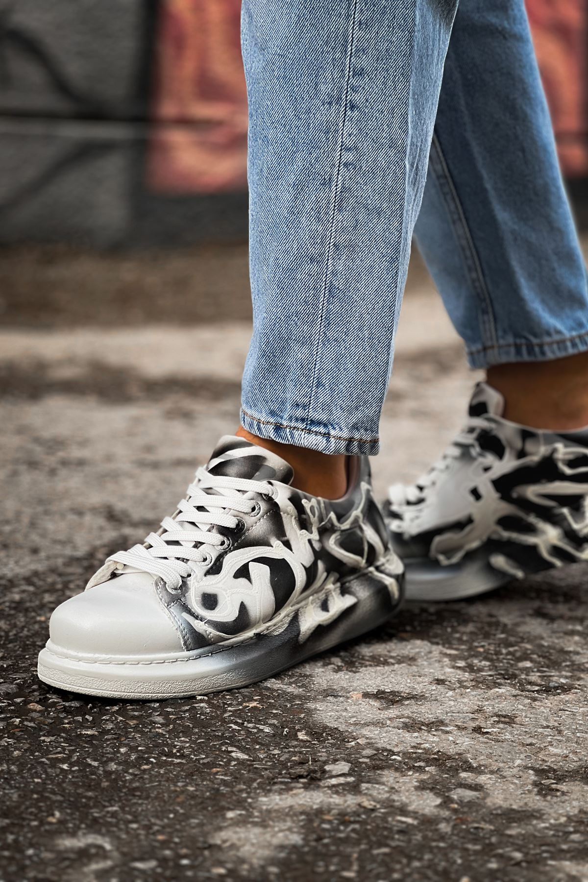 Bağcıklı Baskılı Erkek Spor Ayakkabı Siyah Kırmızı - Görsel 3