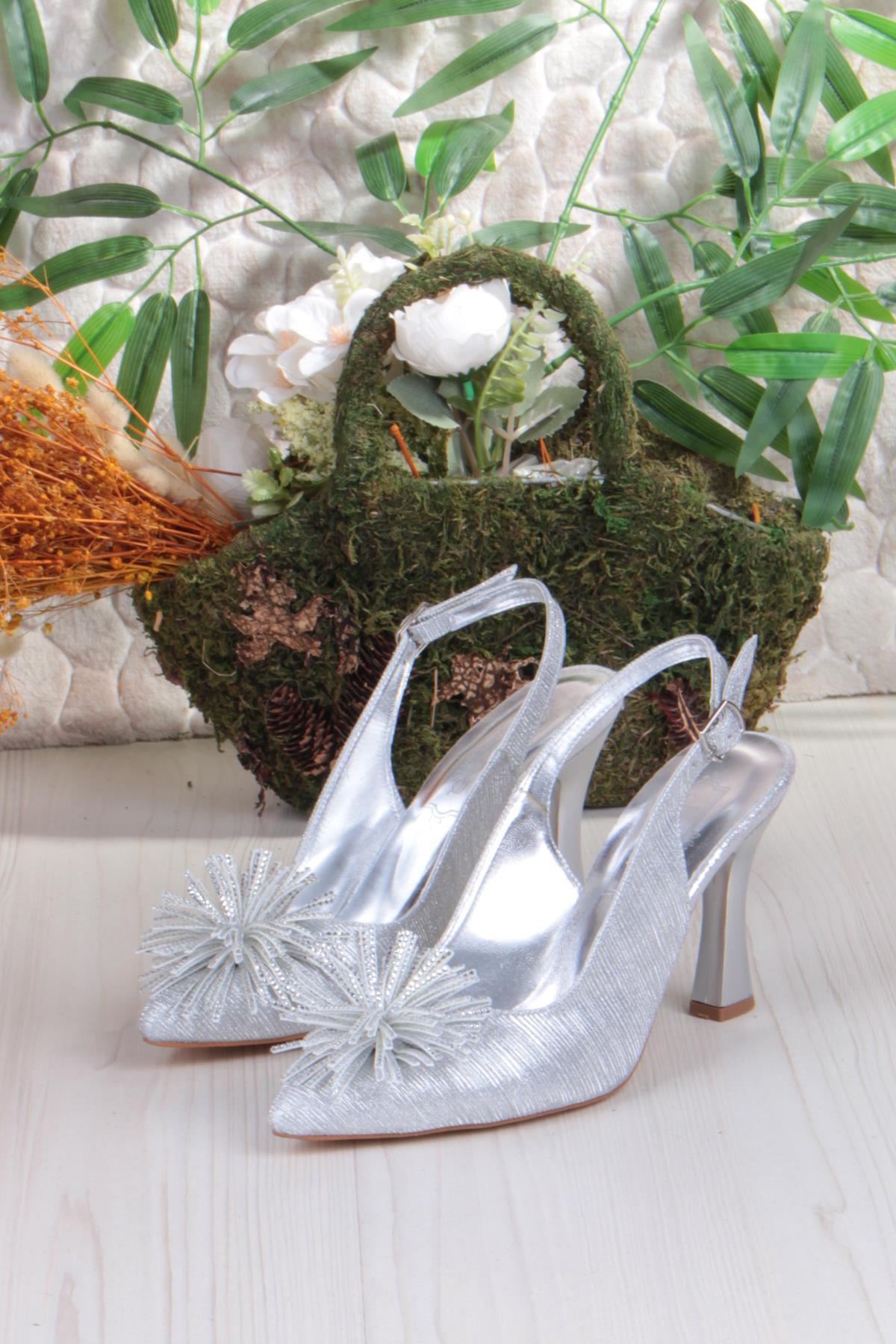 35389 Jena Simli Püskül Toka Detaylı Önü Kapalı Arkası Açık Topuklu Kadın Ayakkabı - Görsel 7