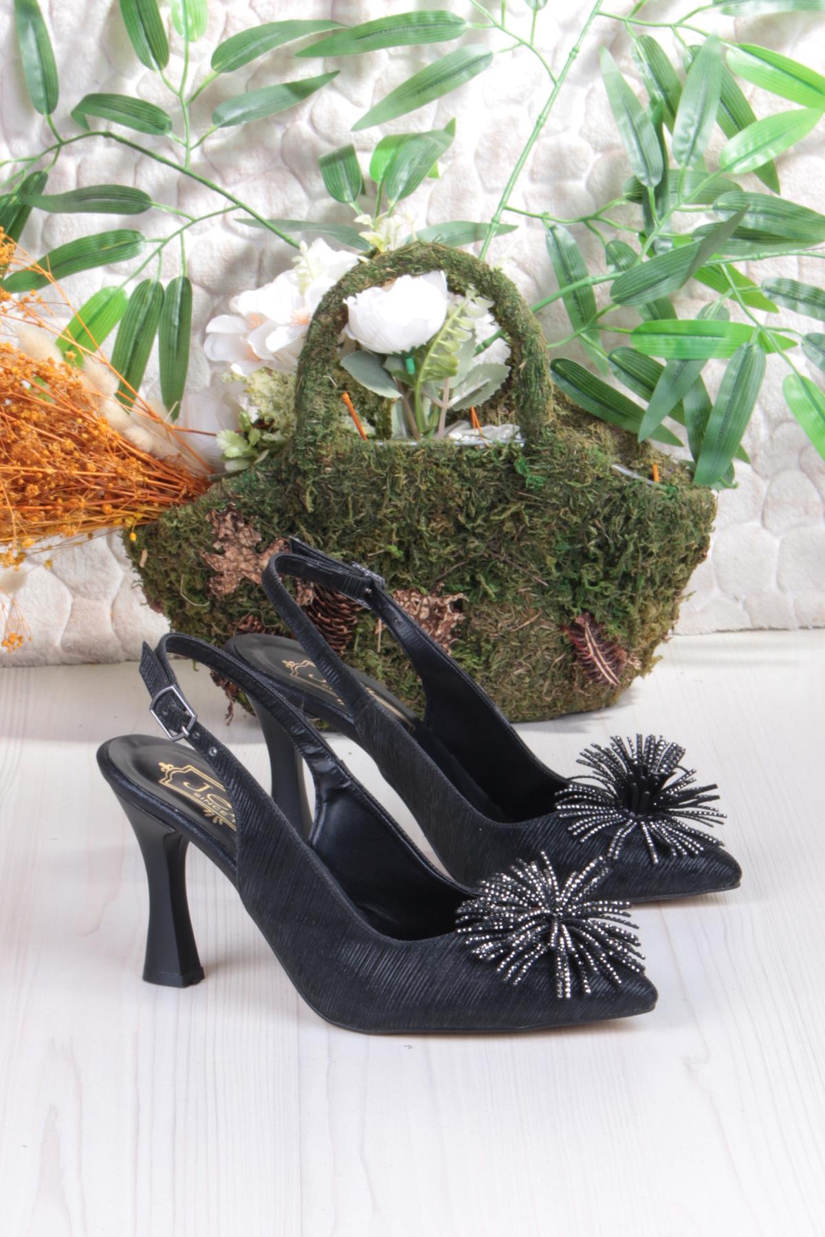 35389 Jena Simli Püskül Toka Detaylı Önü Kapalı Arkası Açık Topuklu Kadın Ayakkabı - Görsel 6