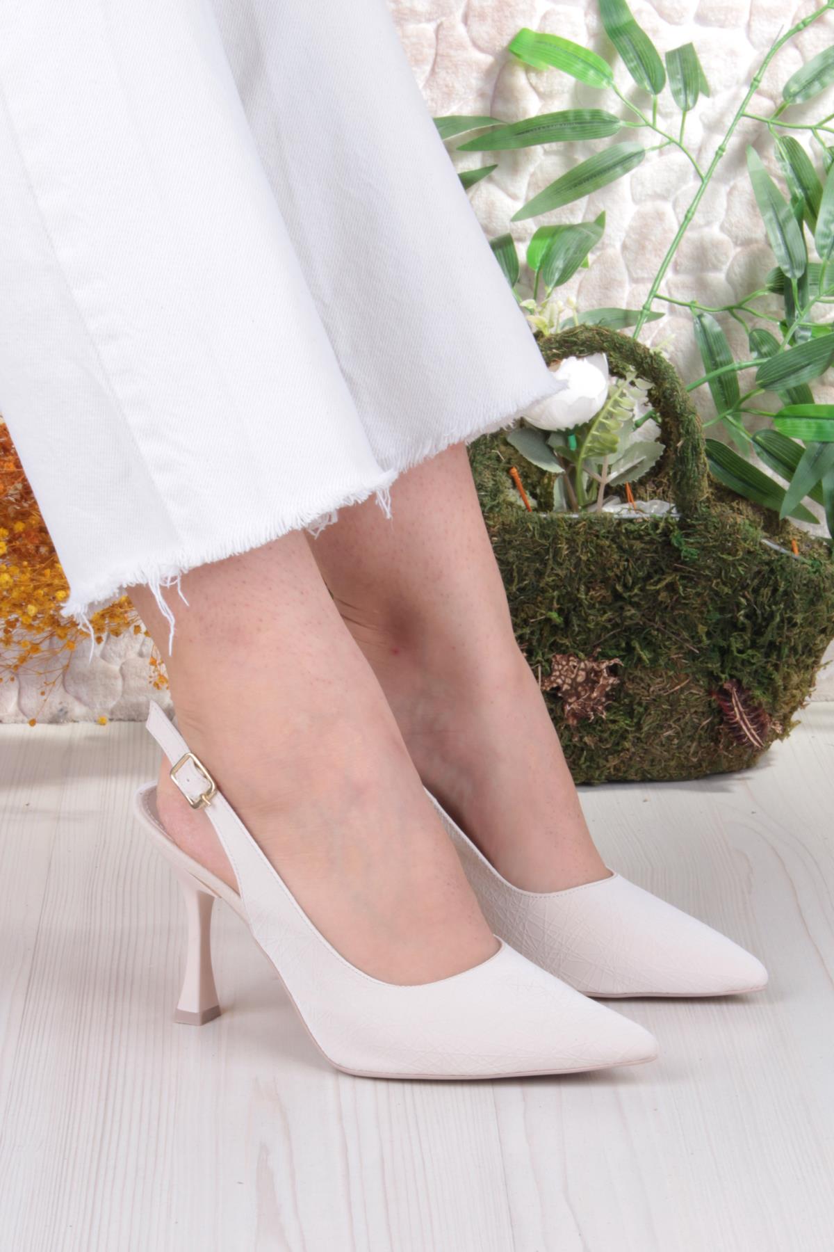 086-5030 Fls Önü Kapalı Baskılı Arkası Açık Topuklu Ayakkabı - Görsel 2