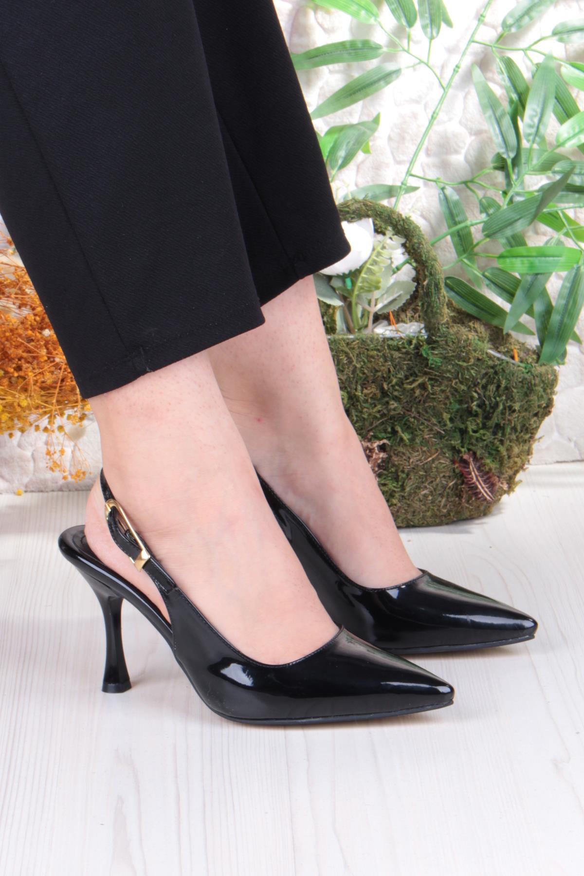 3670 Uraz Rugan Toka Detaylı Arkası Açık Önü Kapalı Topuklu Kadın Ayakkabı - Görsel 2