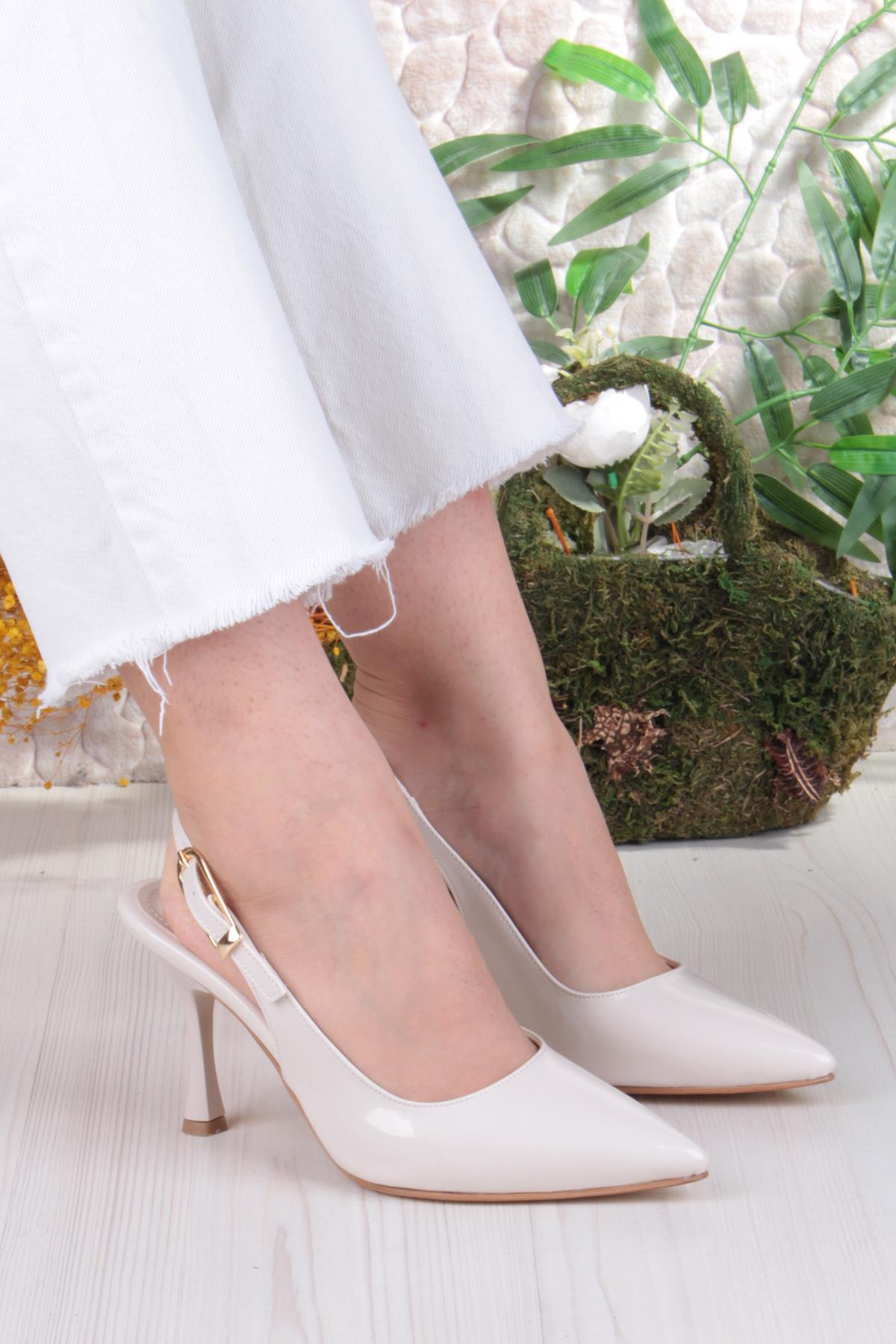 3670 Uraz Rugan Toka Detaylı Arkası Açık Önü Kapalı Topuklu Kadın Ayakkabı - Görsel 2