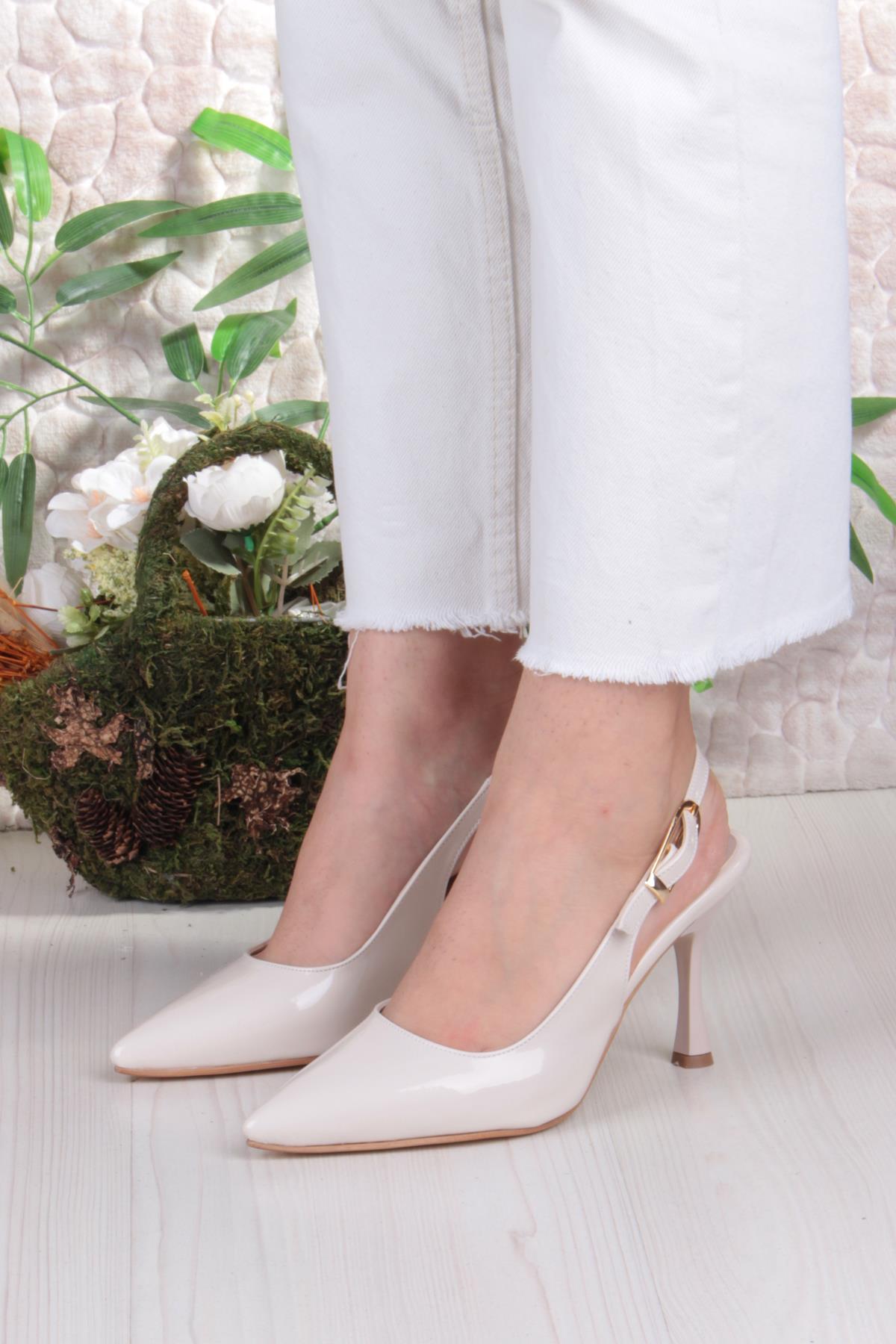 3670 Uraz Rugan Toka Detaylı Arkası Açık Önü Kapalı Topuklu Kadın Ayakkabı - Görsel 3