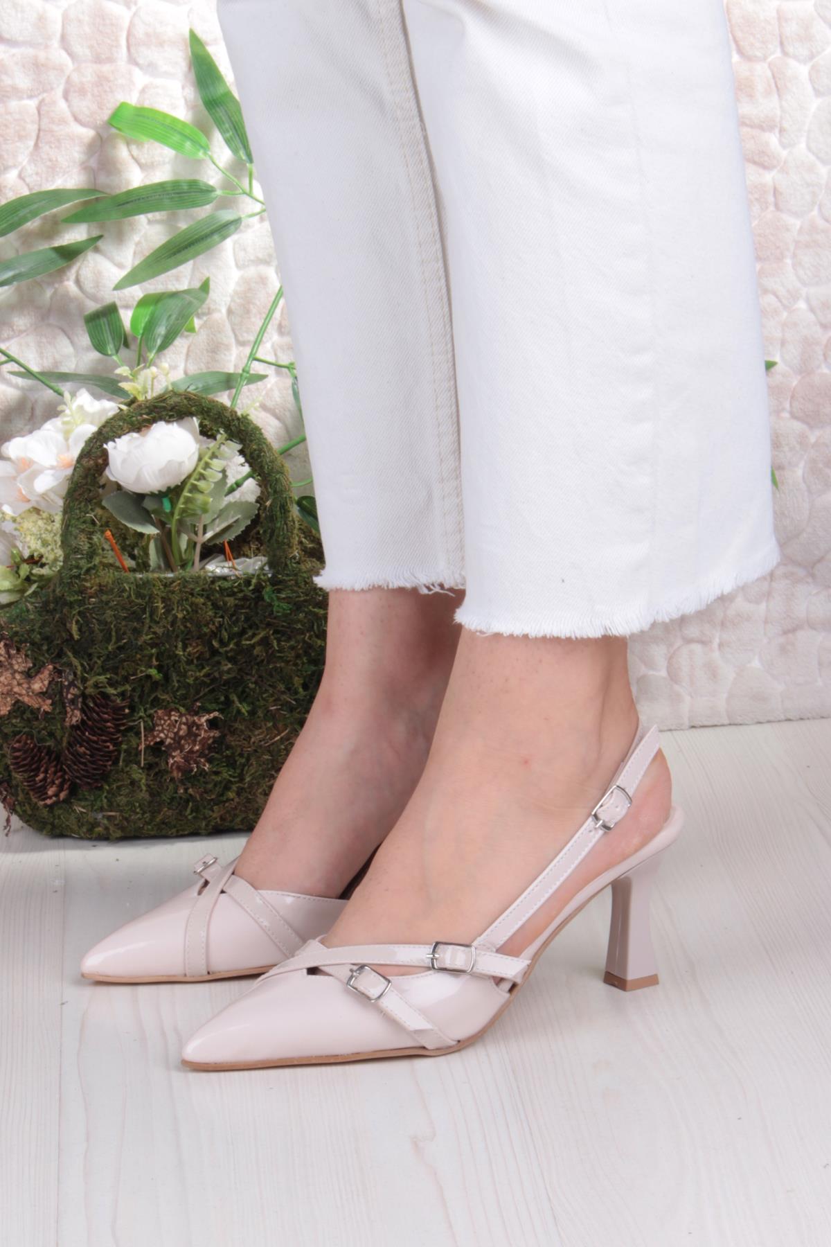 3669 Uraz Rugan Toka Detaylı Arkası Açık Önü Kapalı Topuklu Kadın Ayakkabı - Görsel 3