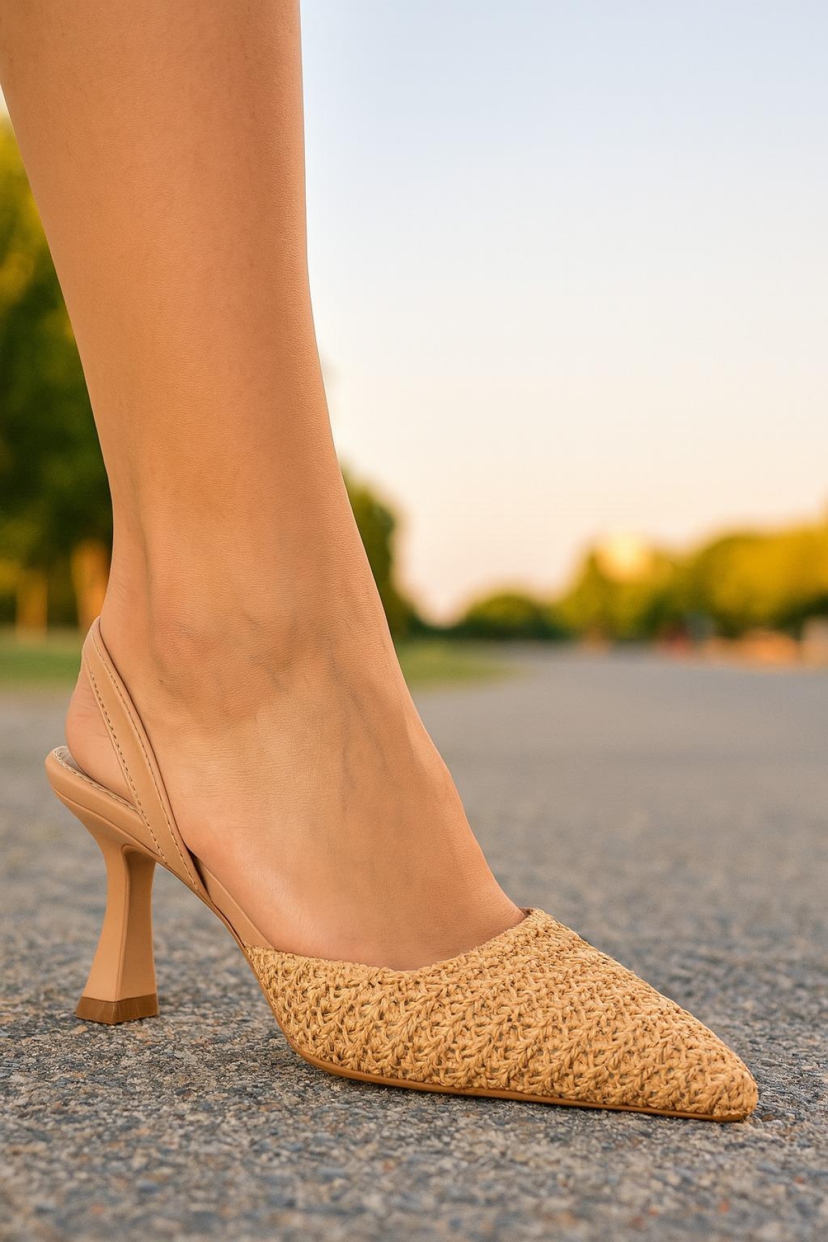 Kadın Çok Renkli Örgü Detaylı Sivri Burunlu Topuklu Ayakkabı - Görsel 2