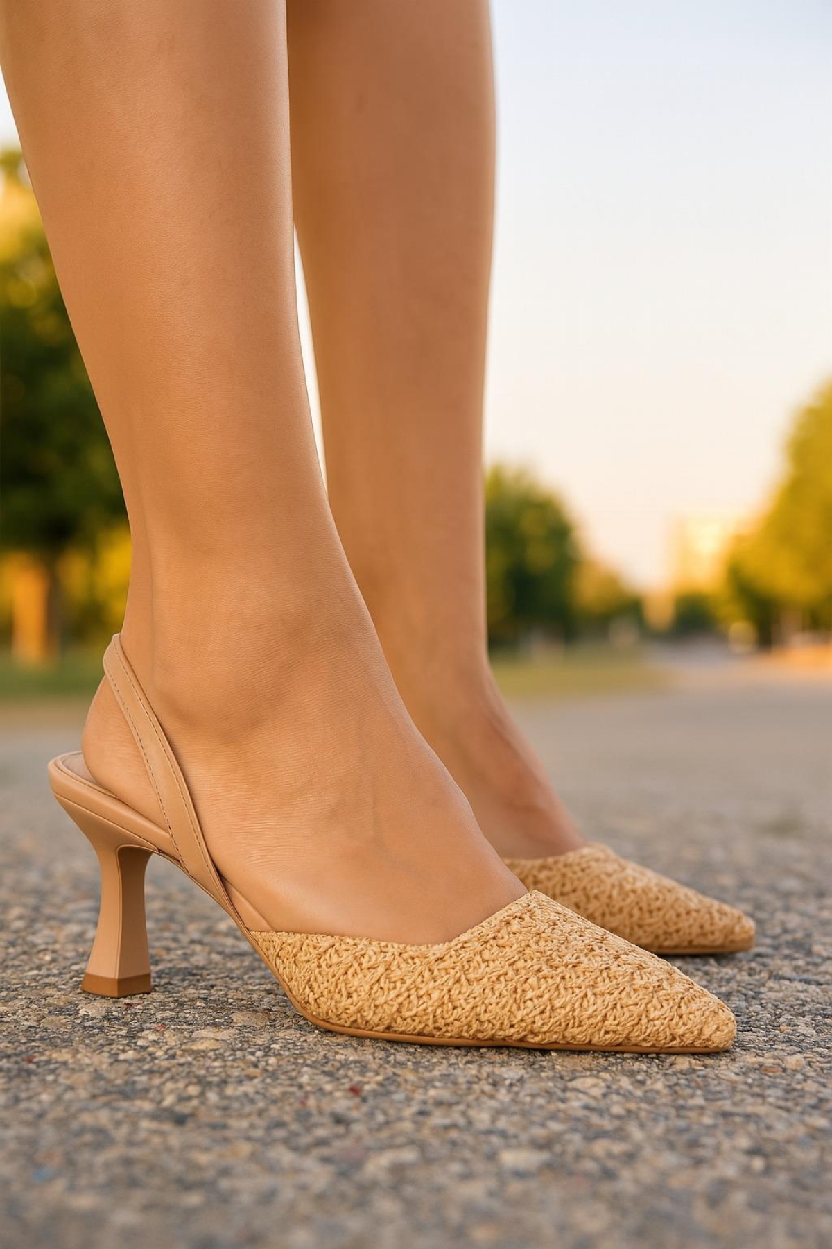 Kadın Çok Renkli Örgü Detaylı Sivri Burunlu Topuklu Ayakkabı - Görsel 4