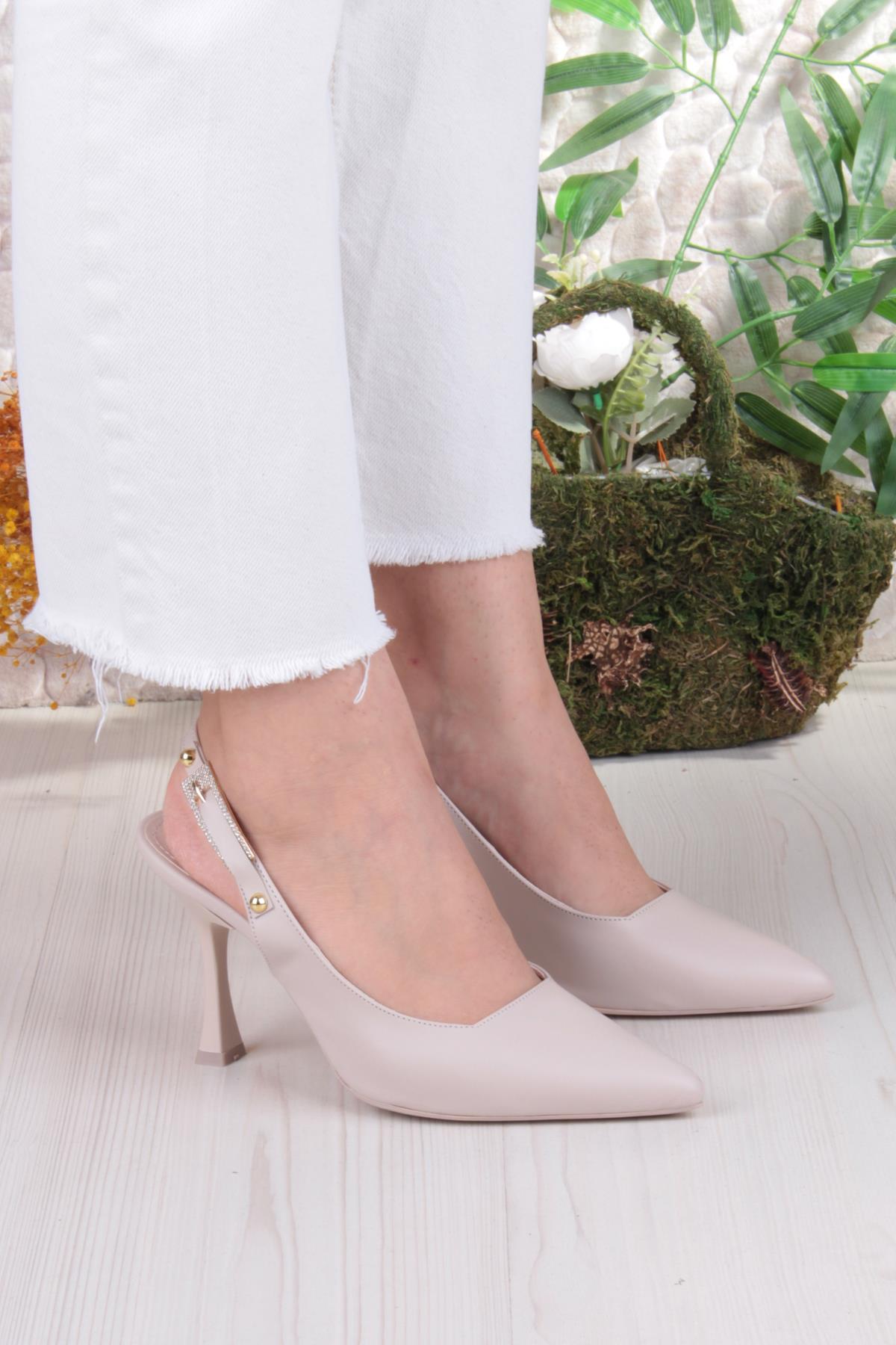 086-5047 Fls Önü Kapalı Taşlı Toka Detaylı Arkası Açık Topuklu Ayakkabı - Görsel 4