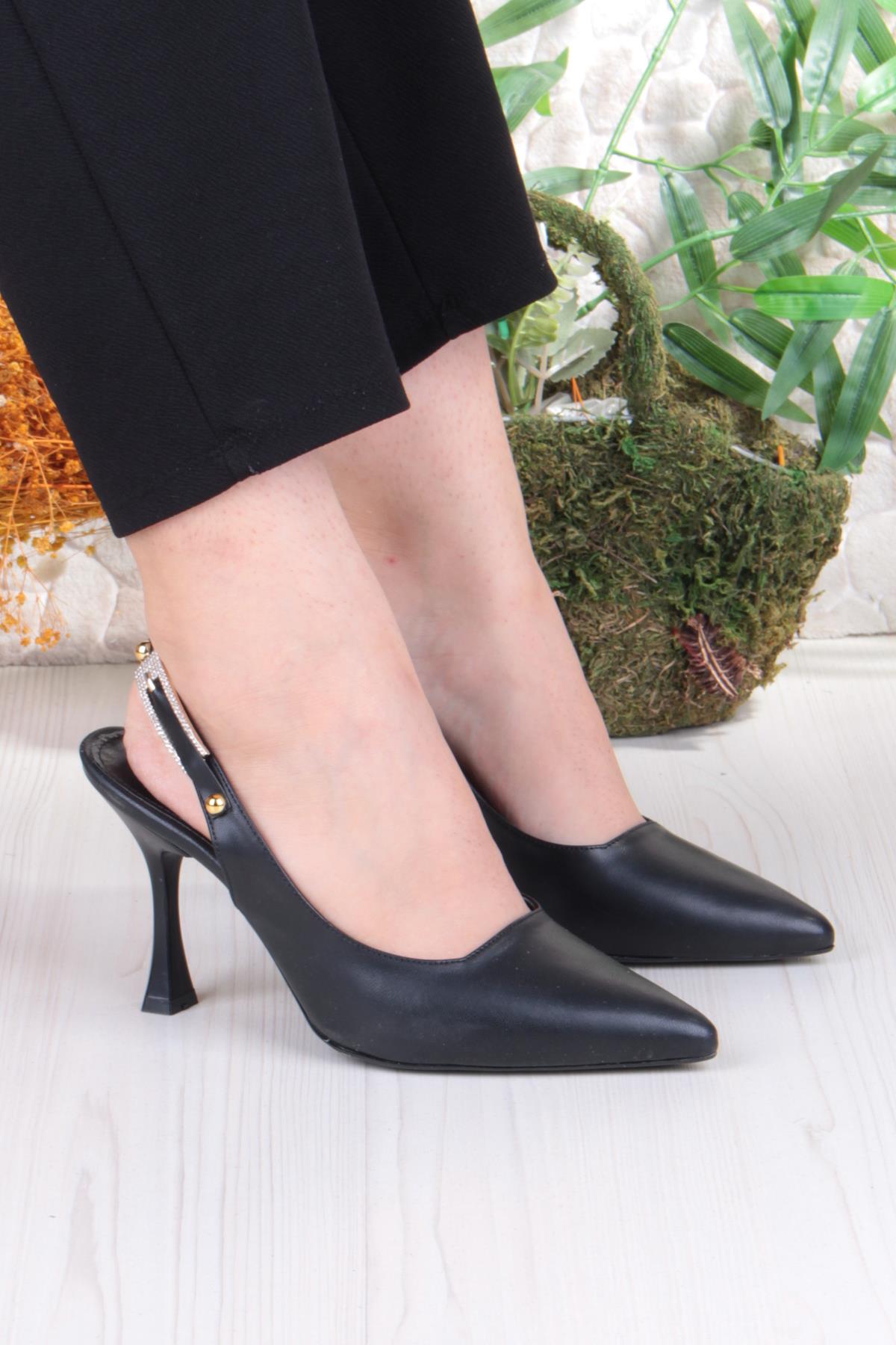 086-5047 Fls Önü Kapalı Taşlı Toka Detaylı Arkası Açık Topuklu Ayakkabı - Görsel 2