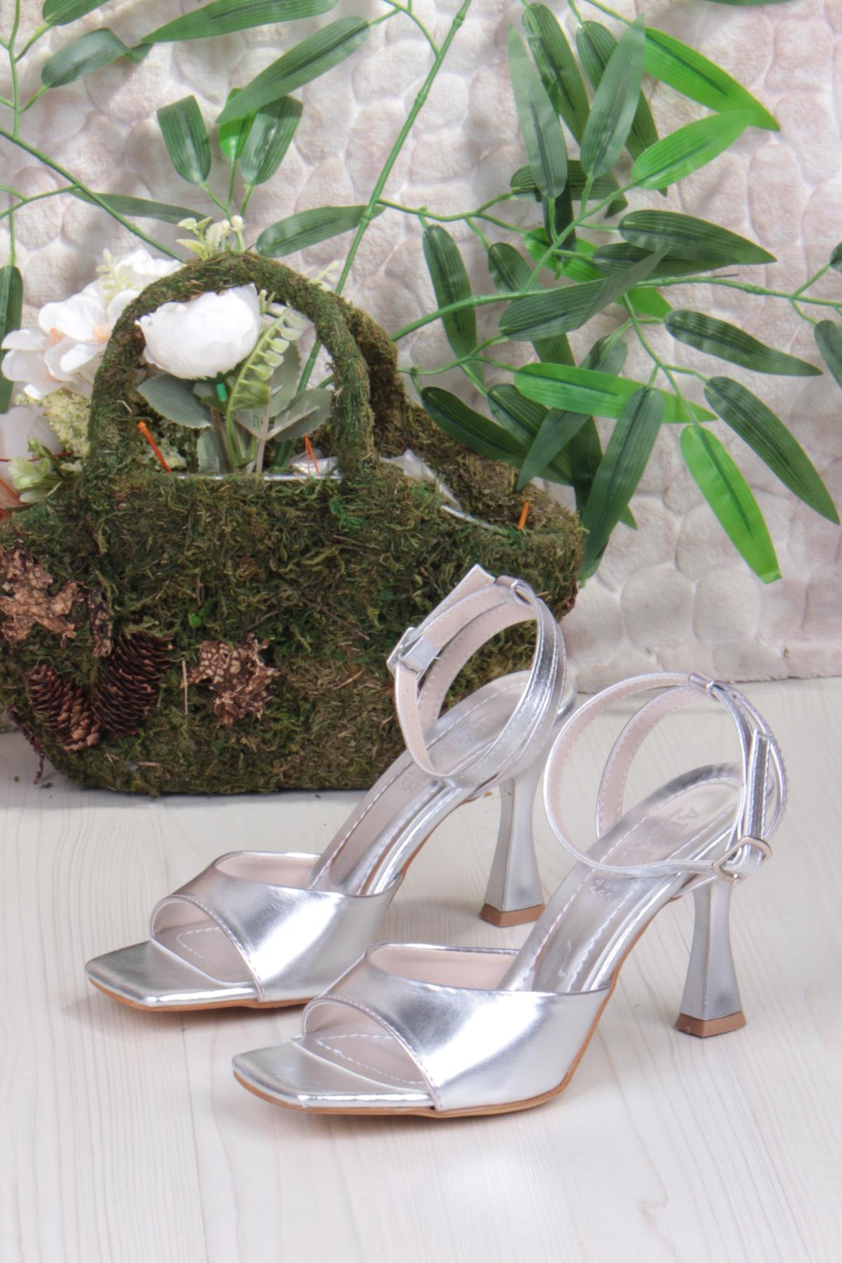 5134 Ares Tek Bantlı İnçe Yüksek Topuklu Kadın Ayakkabı - Görsel 7