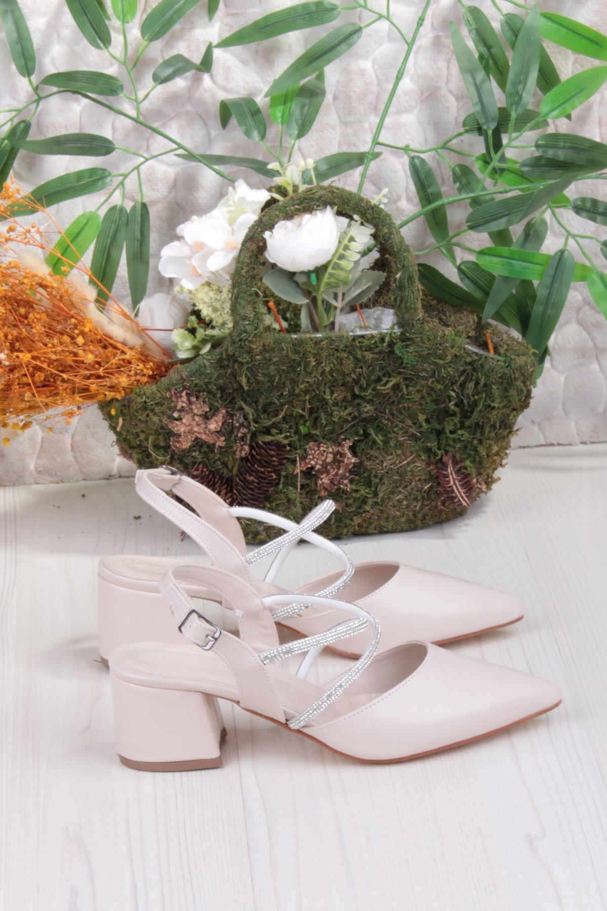 110-411 Çapraz Taşlı Arkası Açık Klasik Topuklu Kadın Ayakkabı - Görsel 3